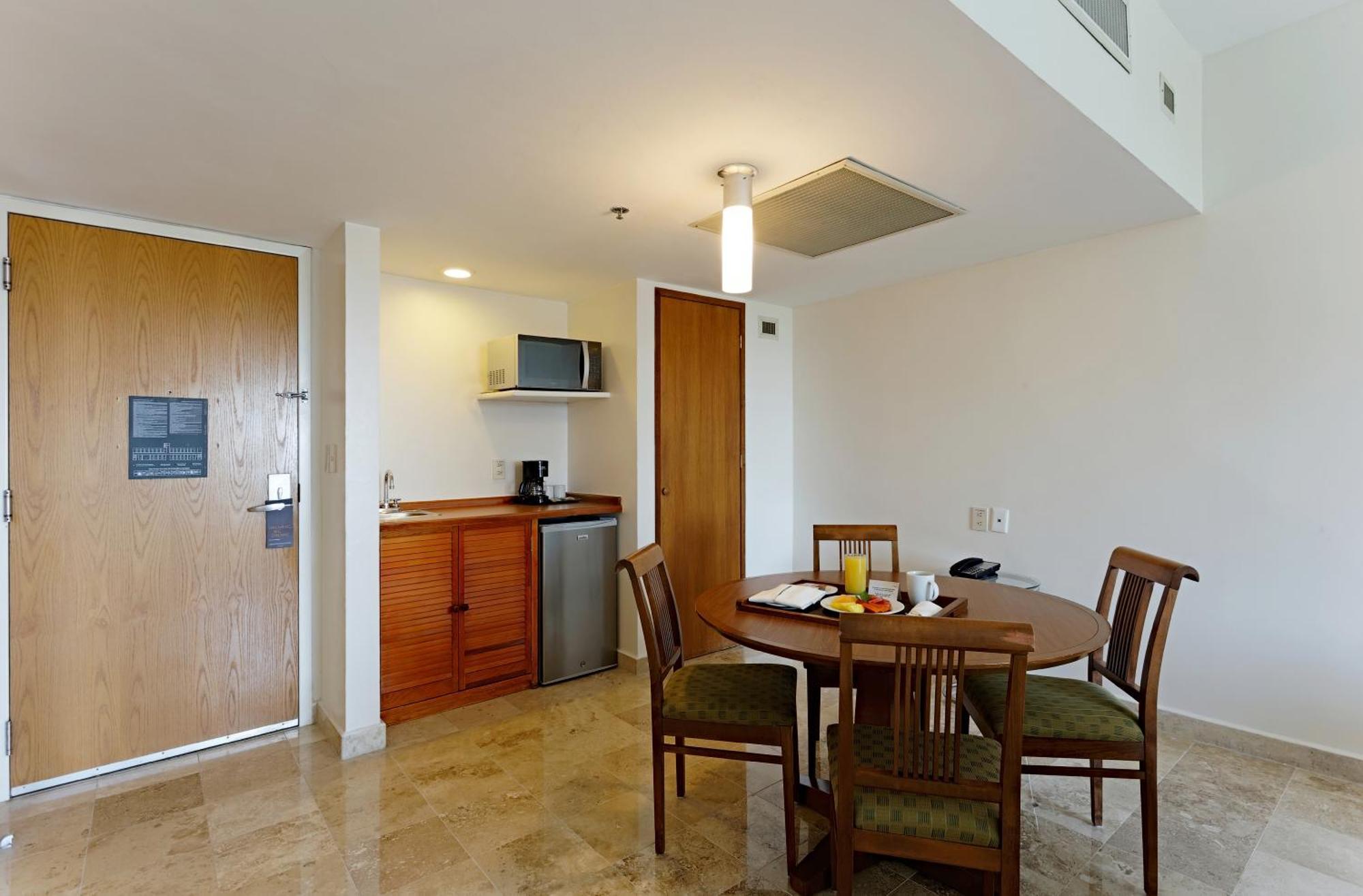 Junior King Suite