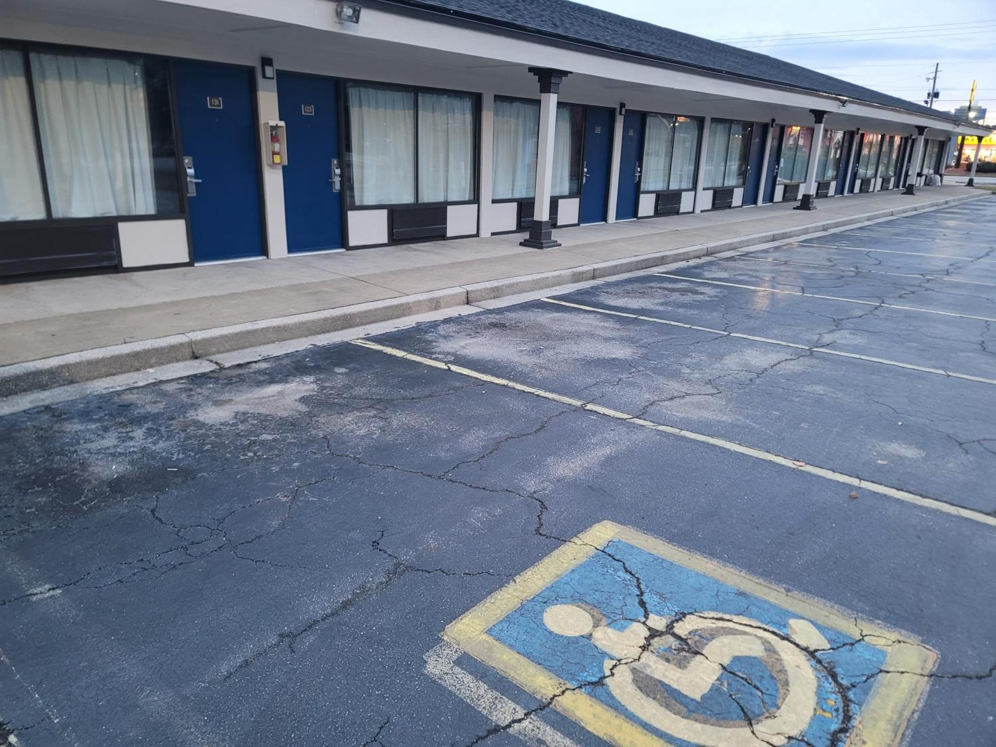 Queen Room with Two Queen Beds - Non-Smoking,1533062494:JPEG