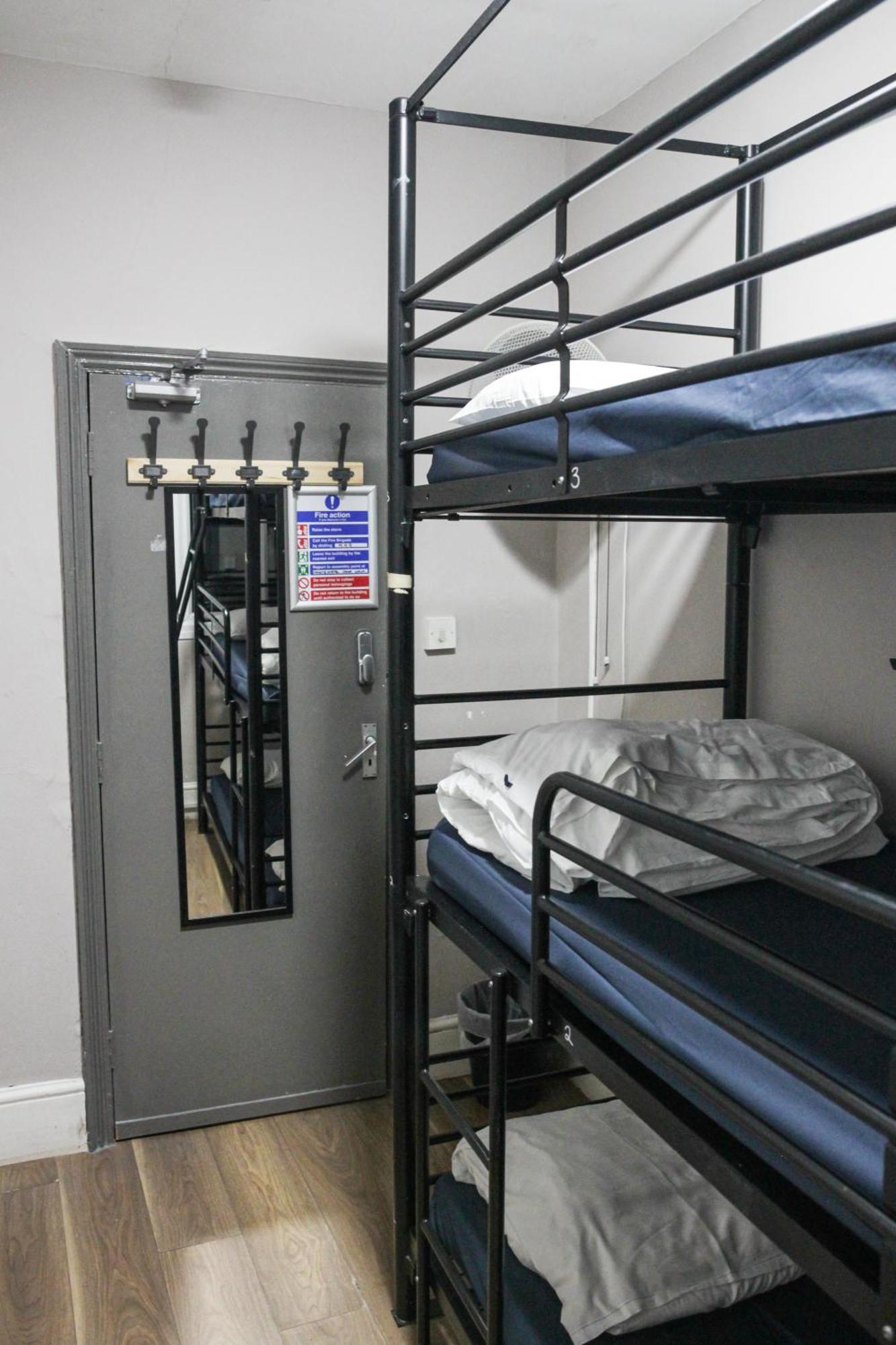 Triple Room with Shared Bathroom,1186449343:JPEG