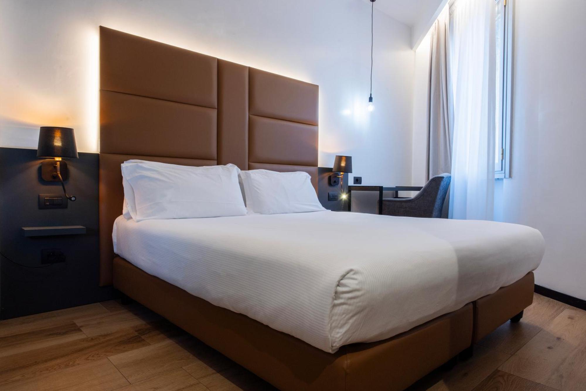 Standard Double or Twin Room,1537055215:JPEG