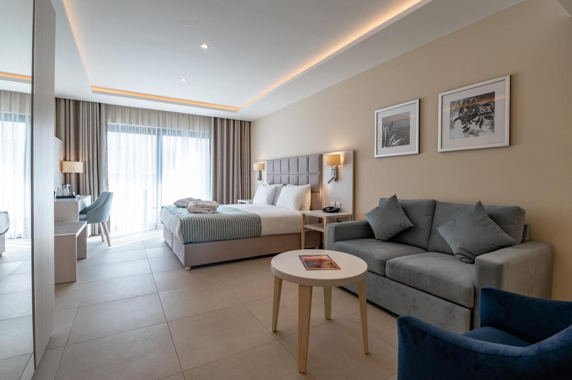 Junior Suite with Balcony,1537472326:JPEG