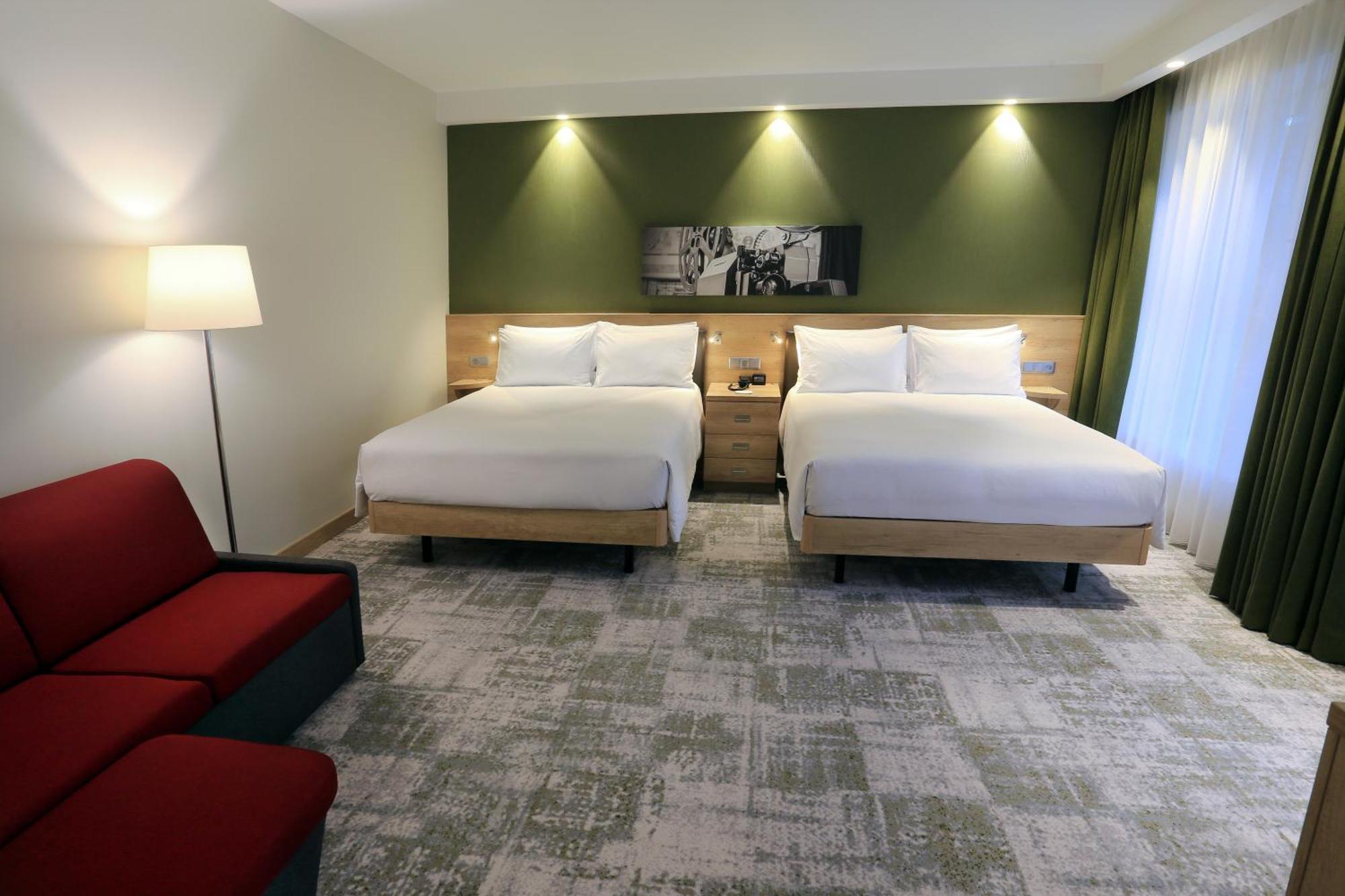 Family Room with Two Queen Beds and City View,1537933900:JPEG