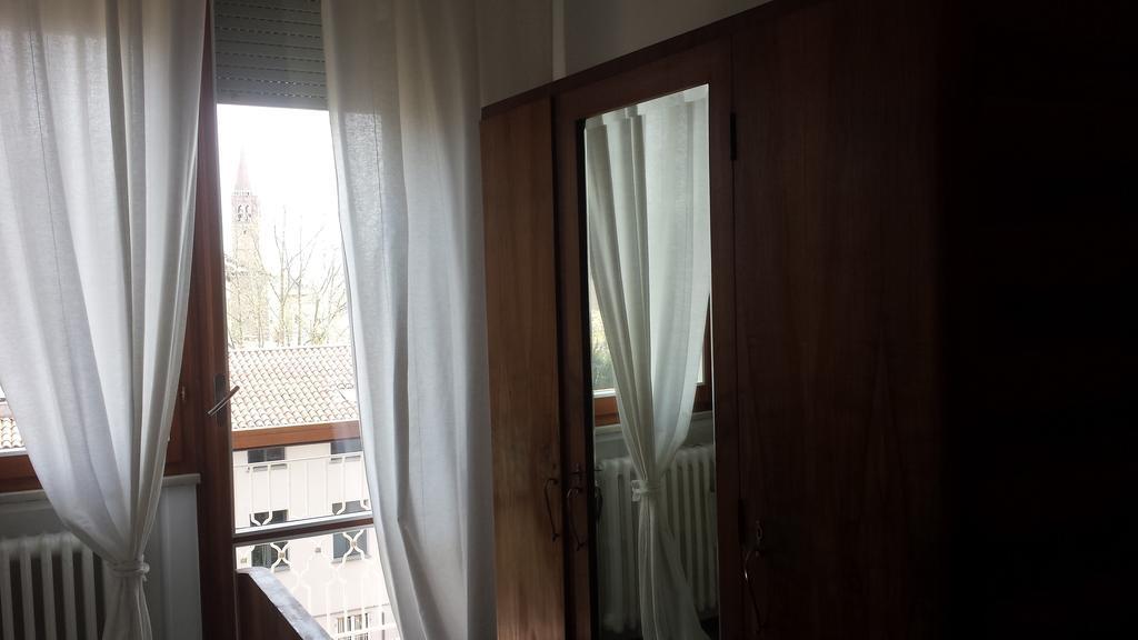 Quarto com Cama de Casal ou 2 de Solteiro e Banheiro Privativo Externo
