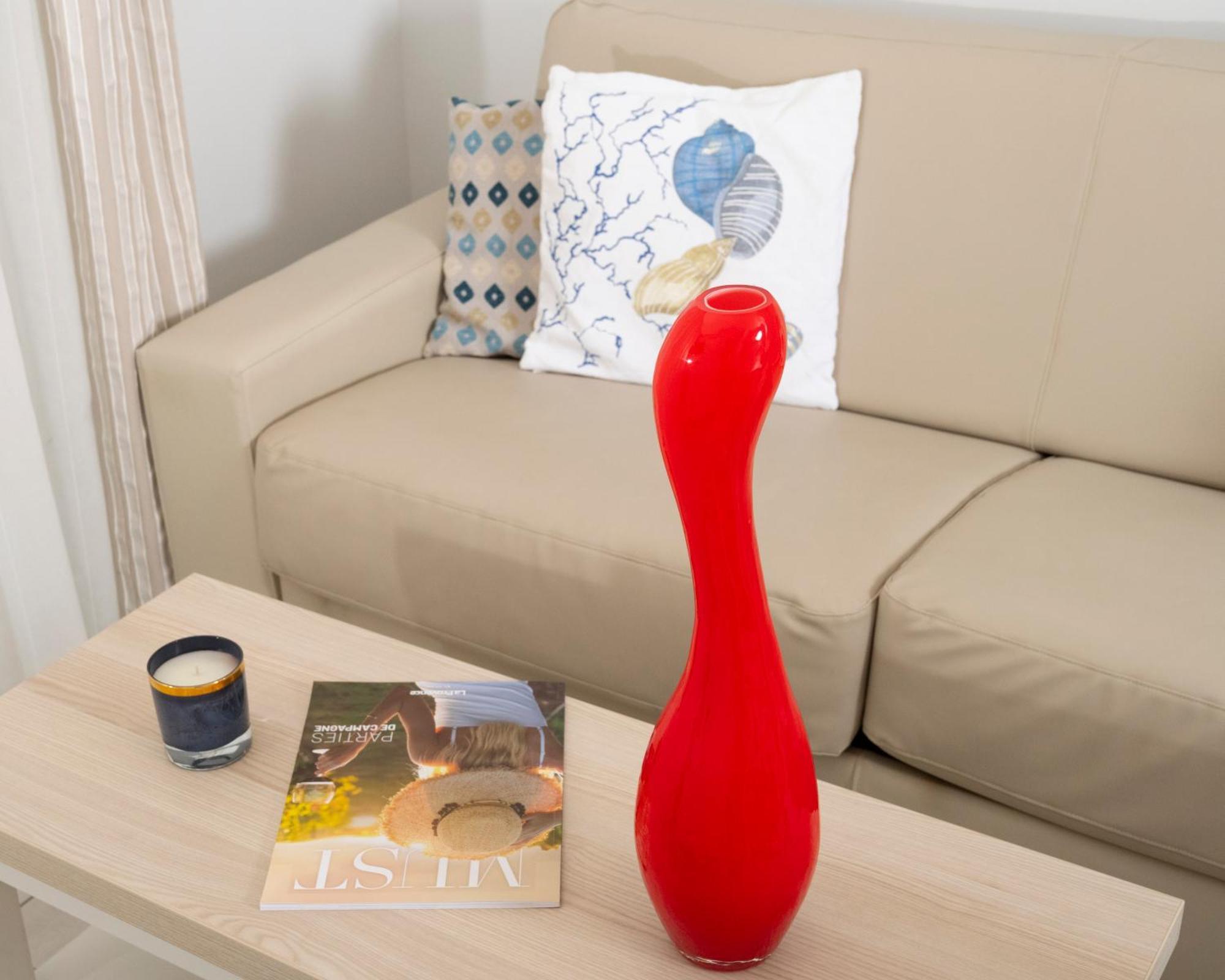 One-Bedroom Apartment with Terrace,1539250255:JPEG