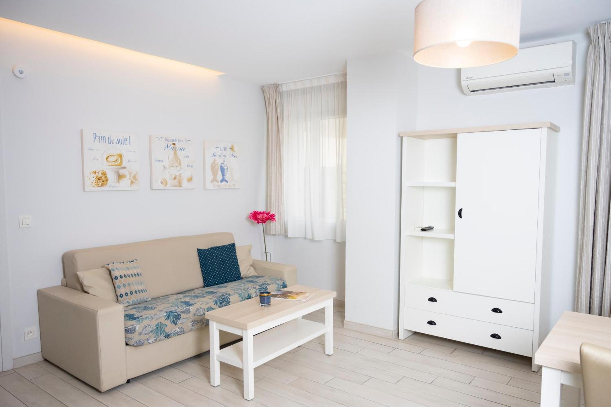 One-Bedroom Apartment with Terrace - Disability Access,1539251269:JPEG