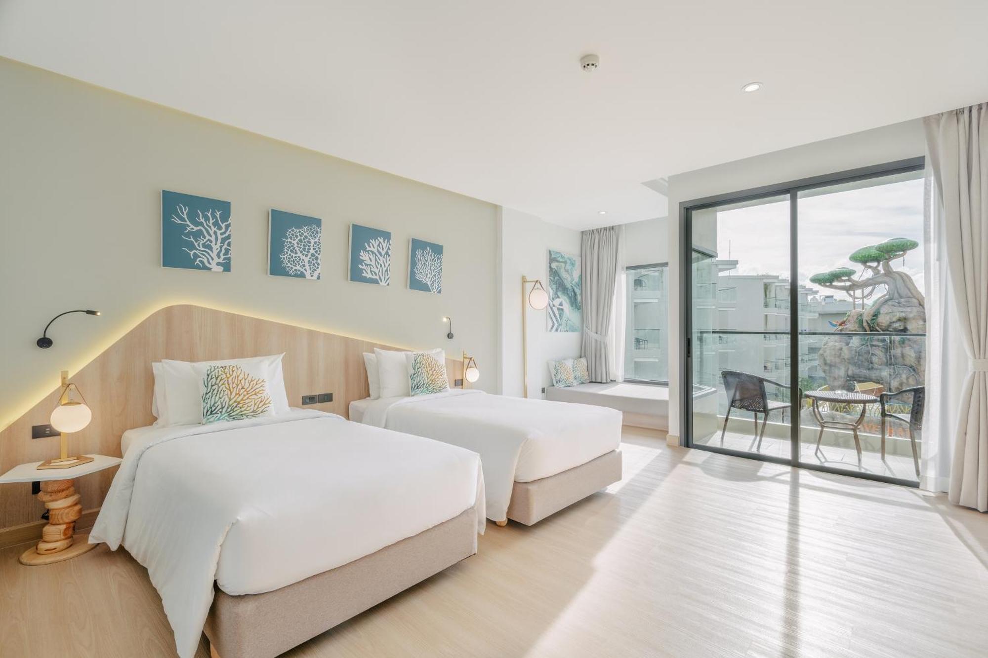 Deluxe mit Poolblick