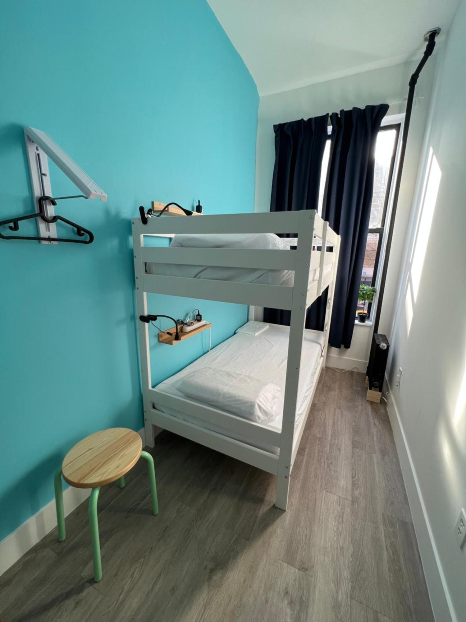 Mixed Dormitory Room,1492405090:JPEG