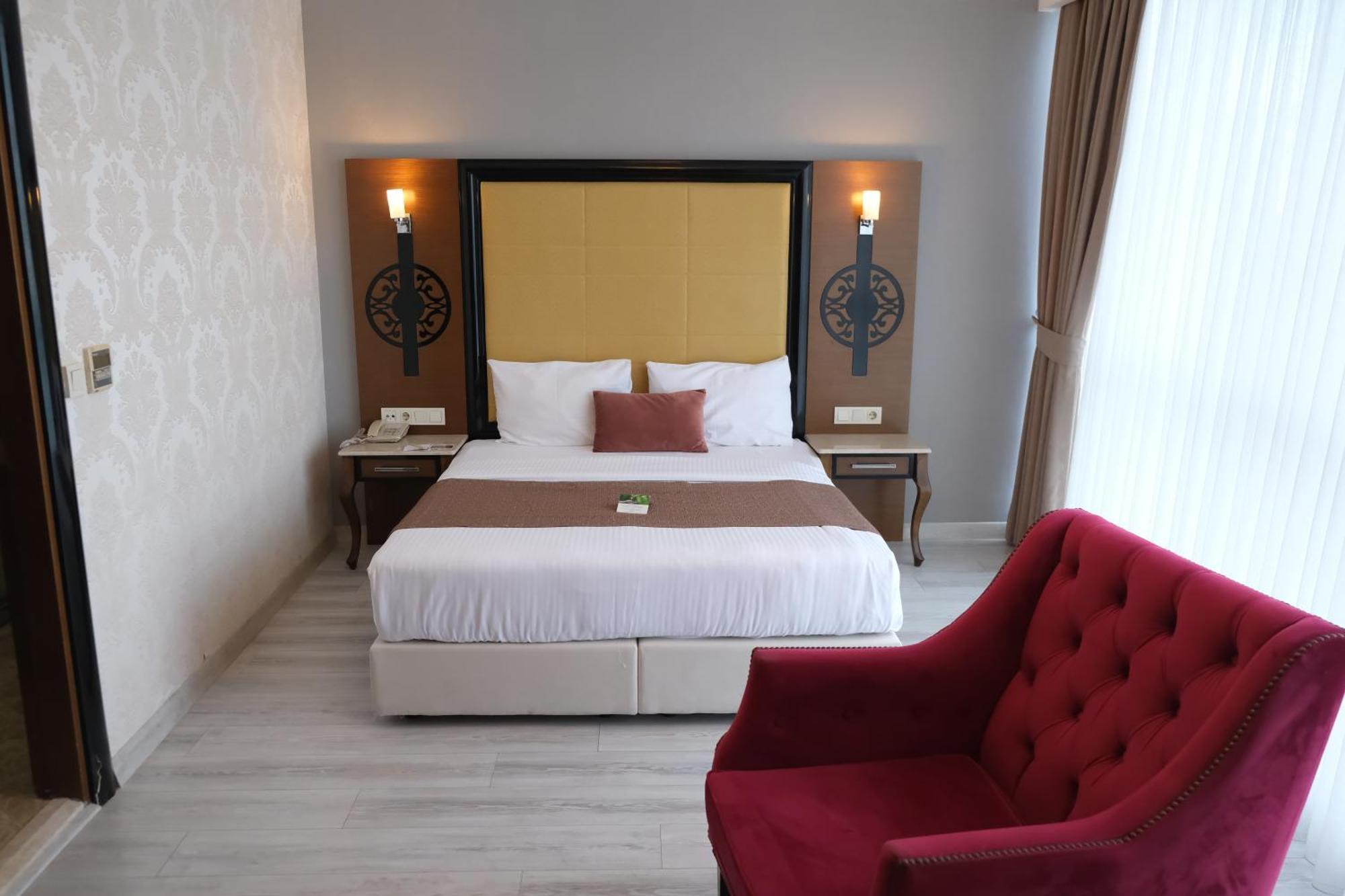 Deluxe Double Room,1640382620:JPEG