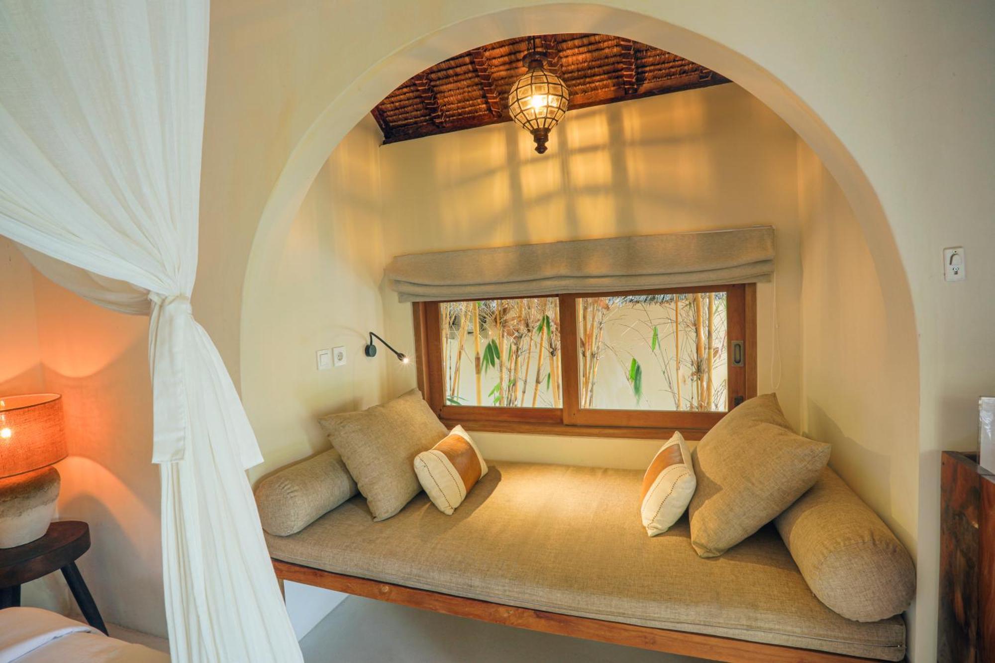 Bungalow with Garden View