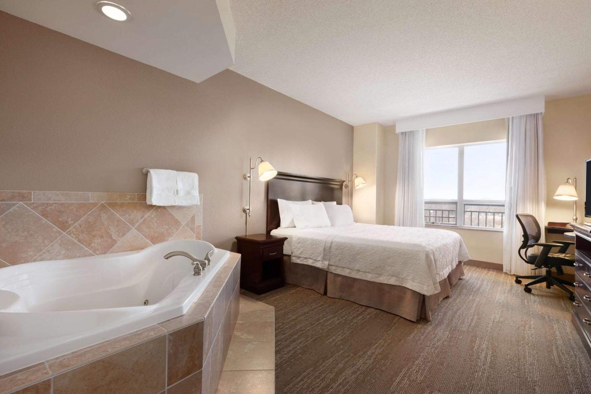 King Room with Spa Bath