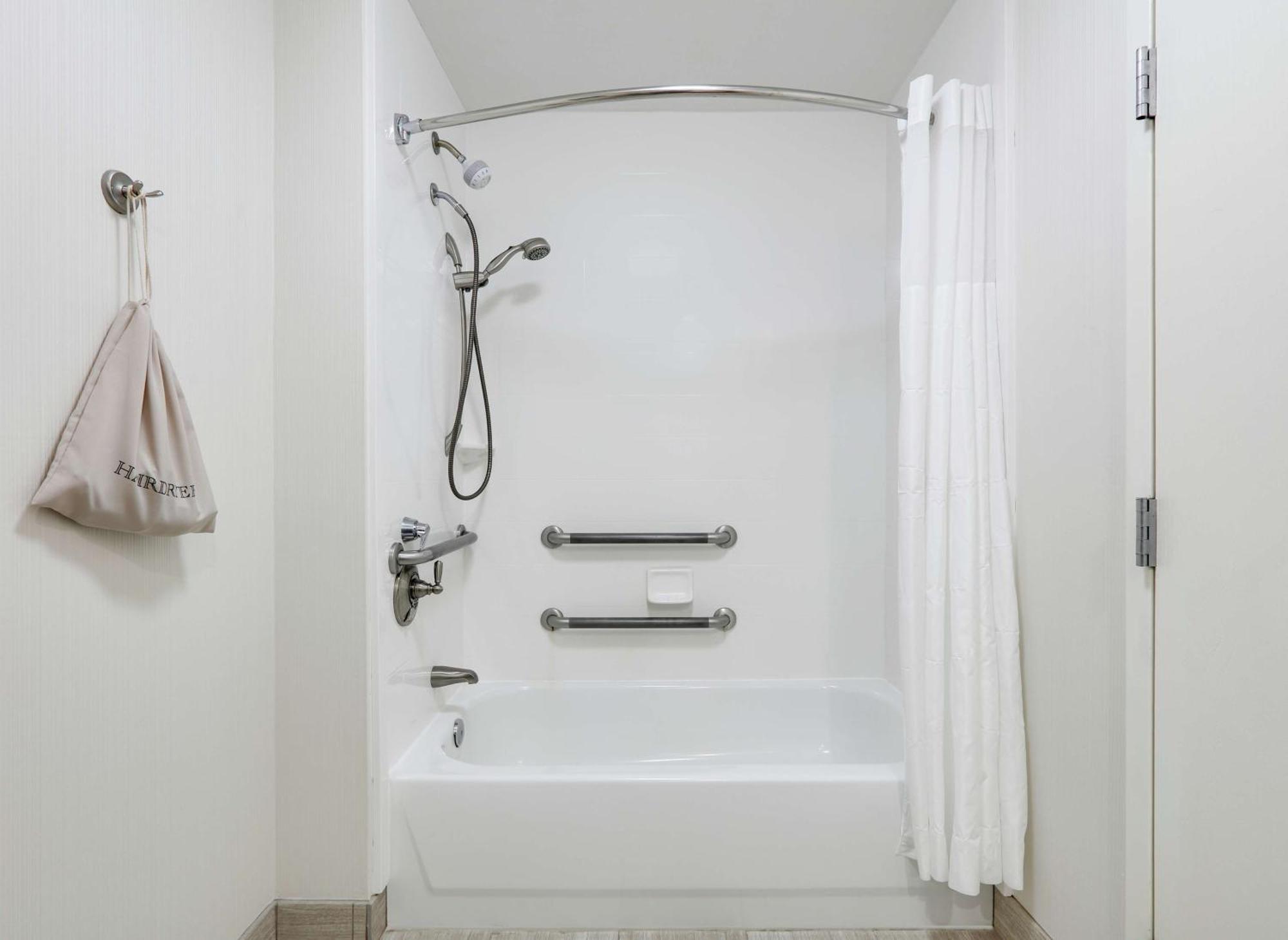 King Room with Accessible Tub - Mobility and Hearing Access/Non-Smoking,1551611755:JPEG