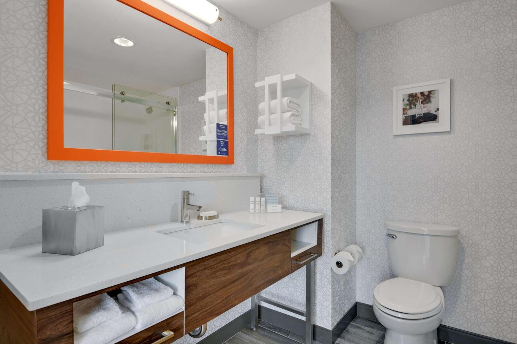 King Room,1551952348:JPEG