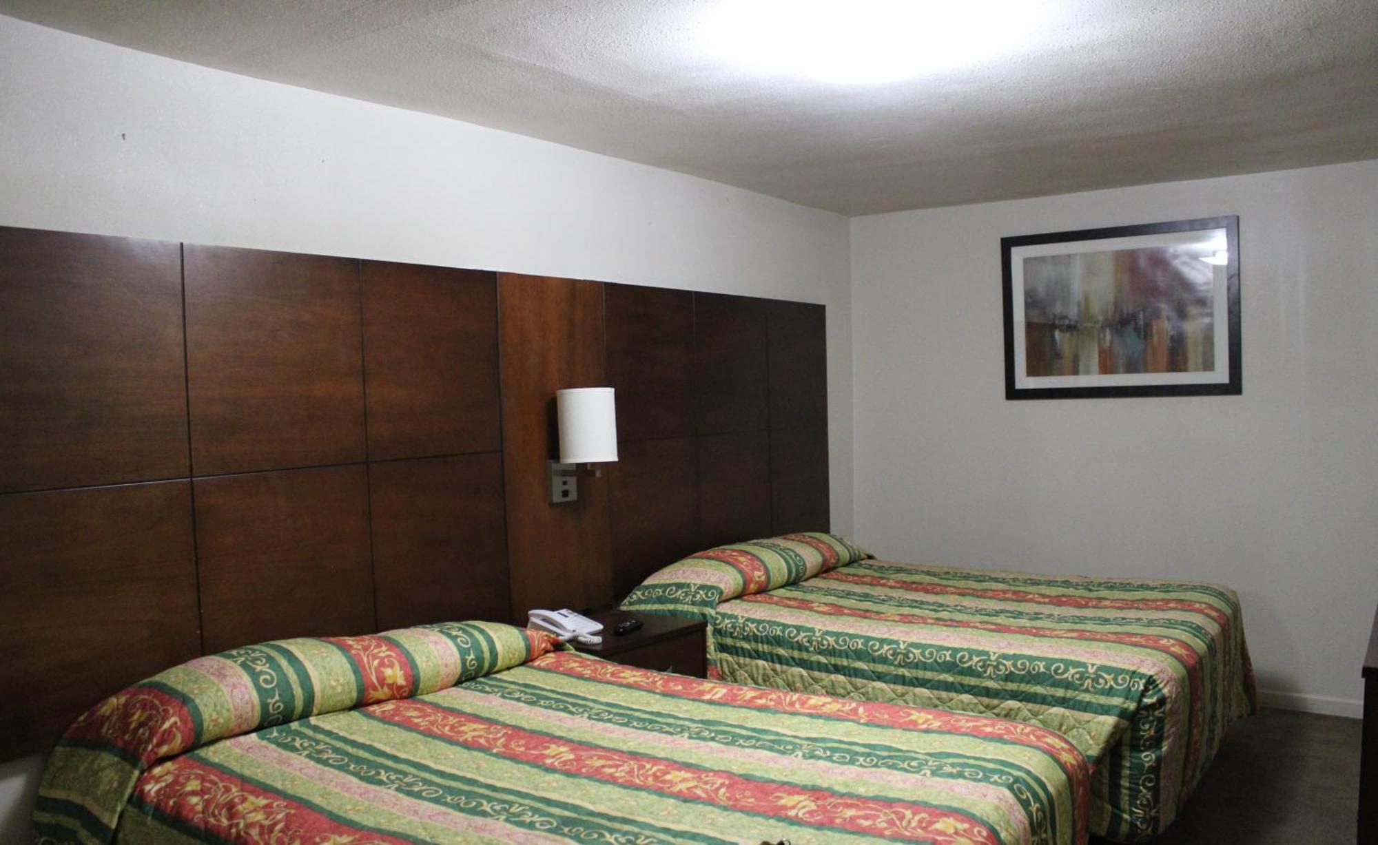 Queen Room with Two Queen Beds,1556009953:JPEG