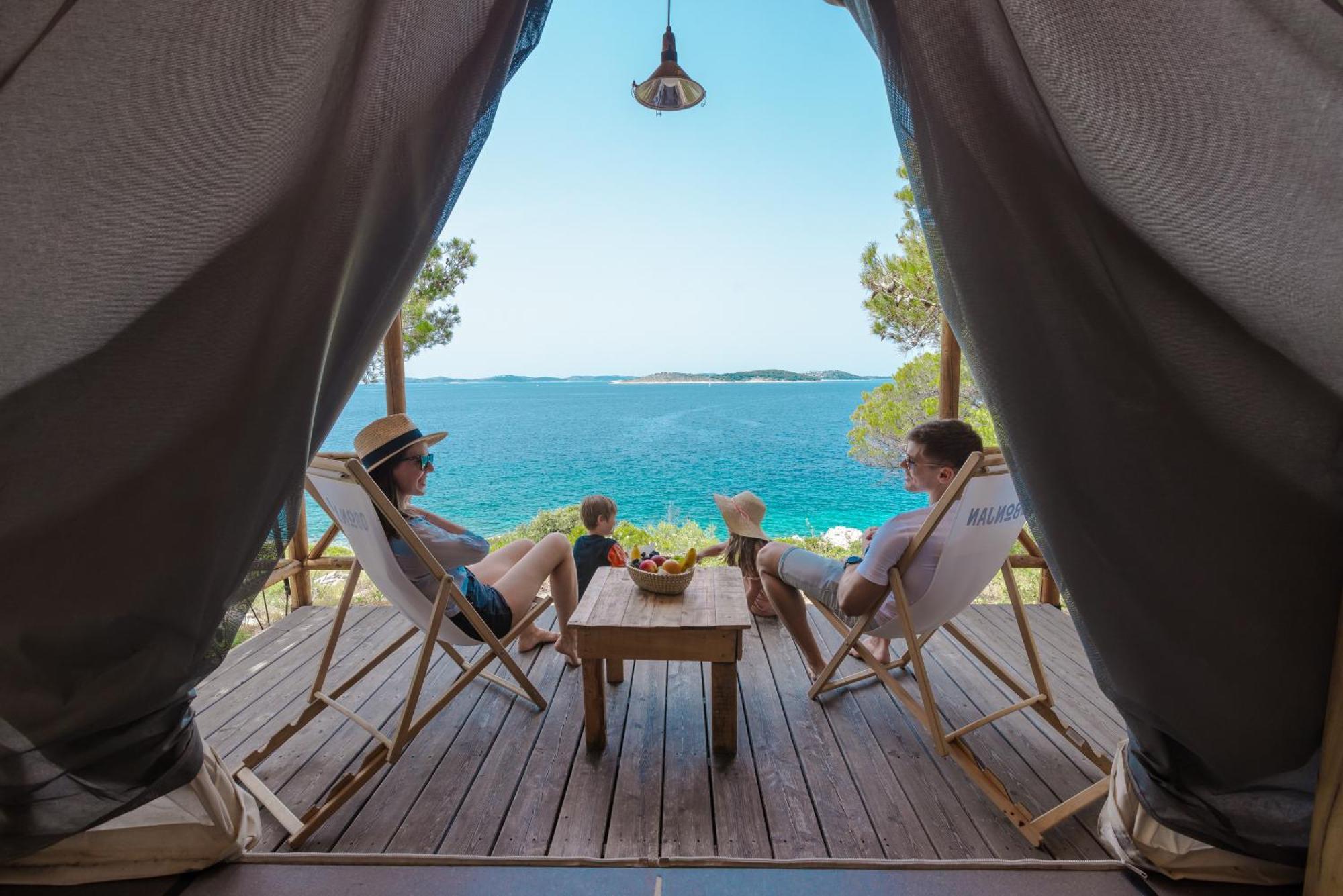 Glamping Lodge Sea View,1556872441:JPEG