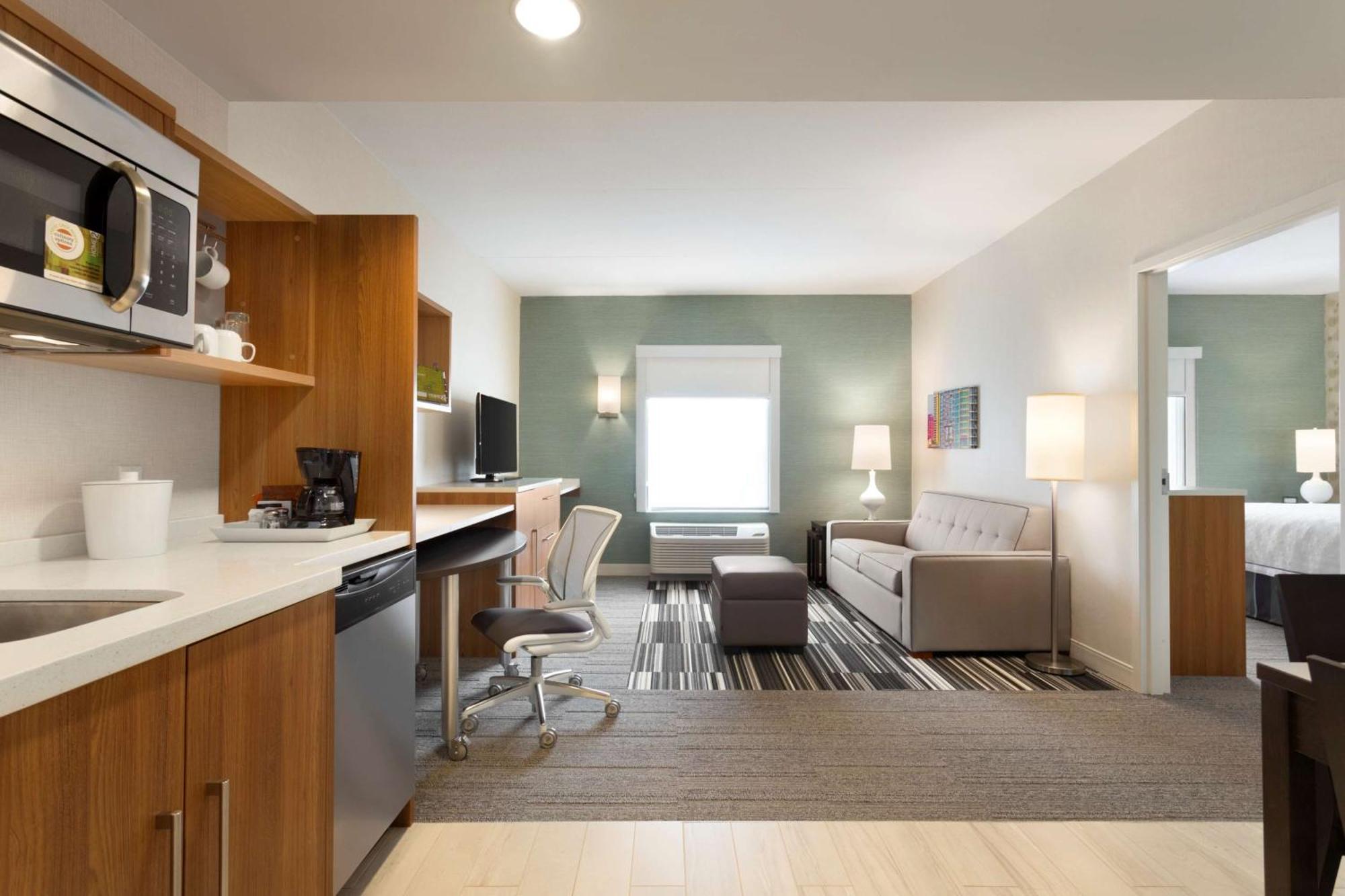 One-Bedroom King Suite - Non-Smoking,1283030869:JPEG