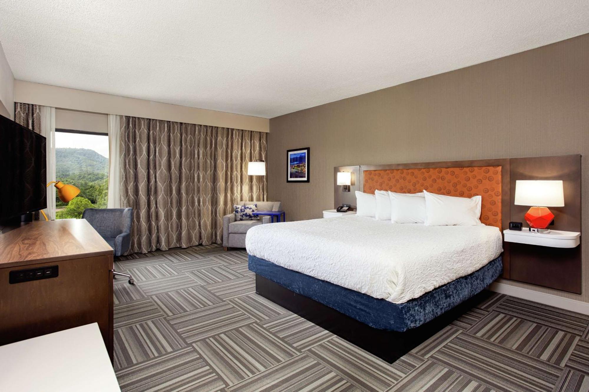King Room,1557878806:JPEG