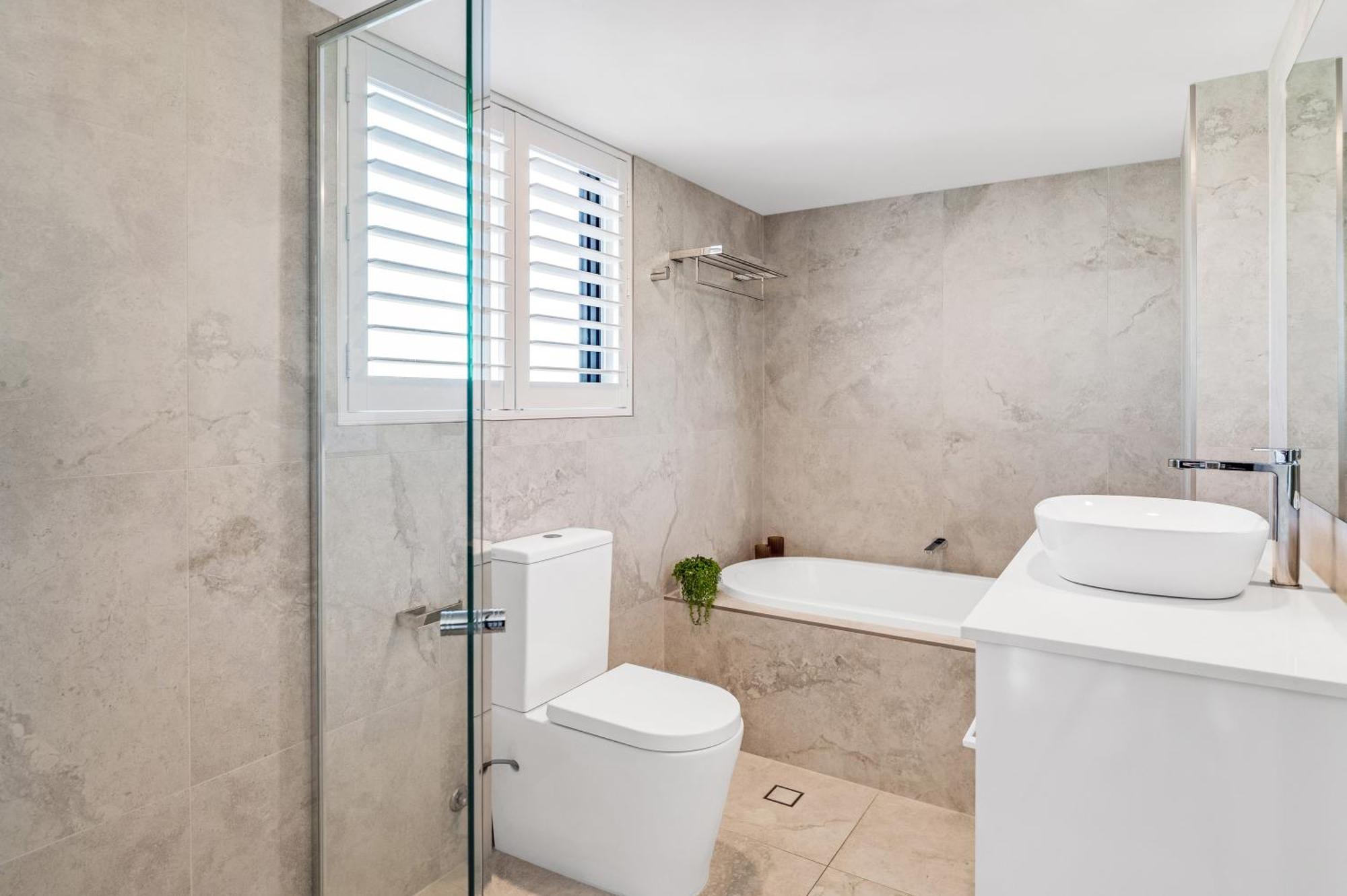 Three-Bedroom Apartment Ocean View,1558466311:JPEG