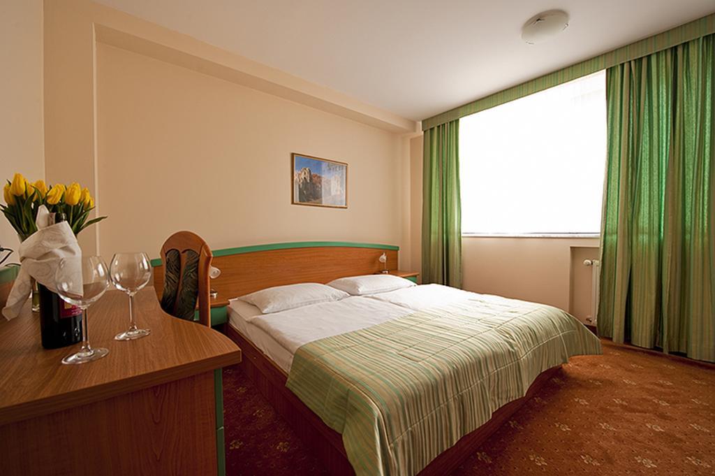 Standard Double Room,156416202:JPEG