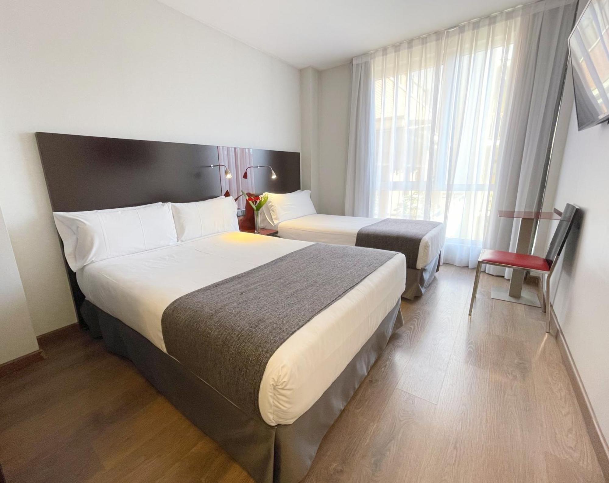Triple Room,1566988379:JPEG