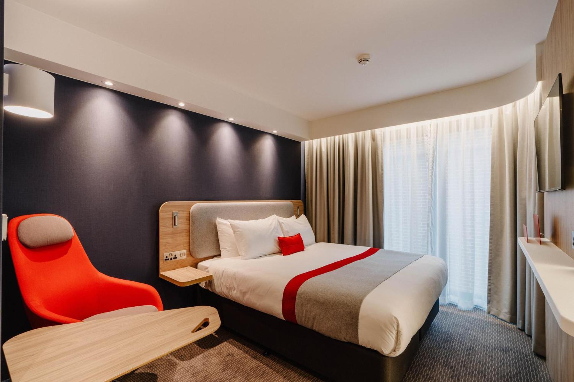 Standard Queen Room with Free Hot Breakfast,1569783200:JPEG