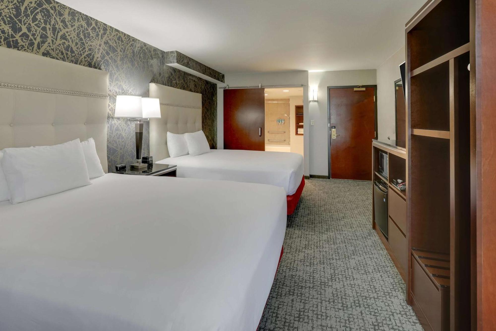 Superior Queen Room with Two Queen Beds - Accessible, Tub,1574755913:JPEG