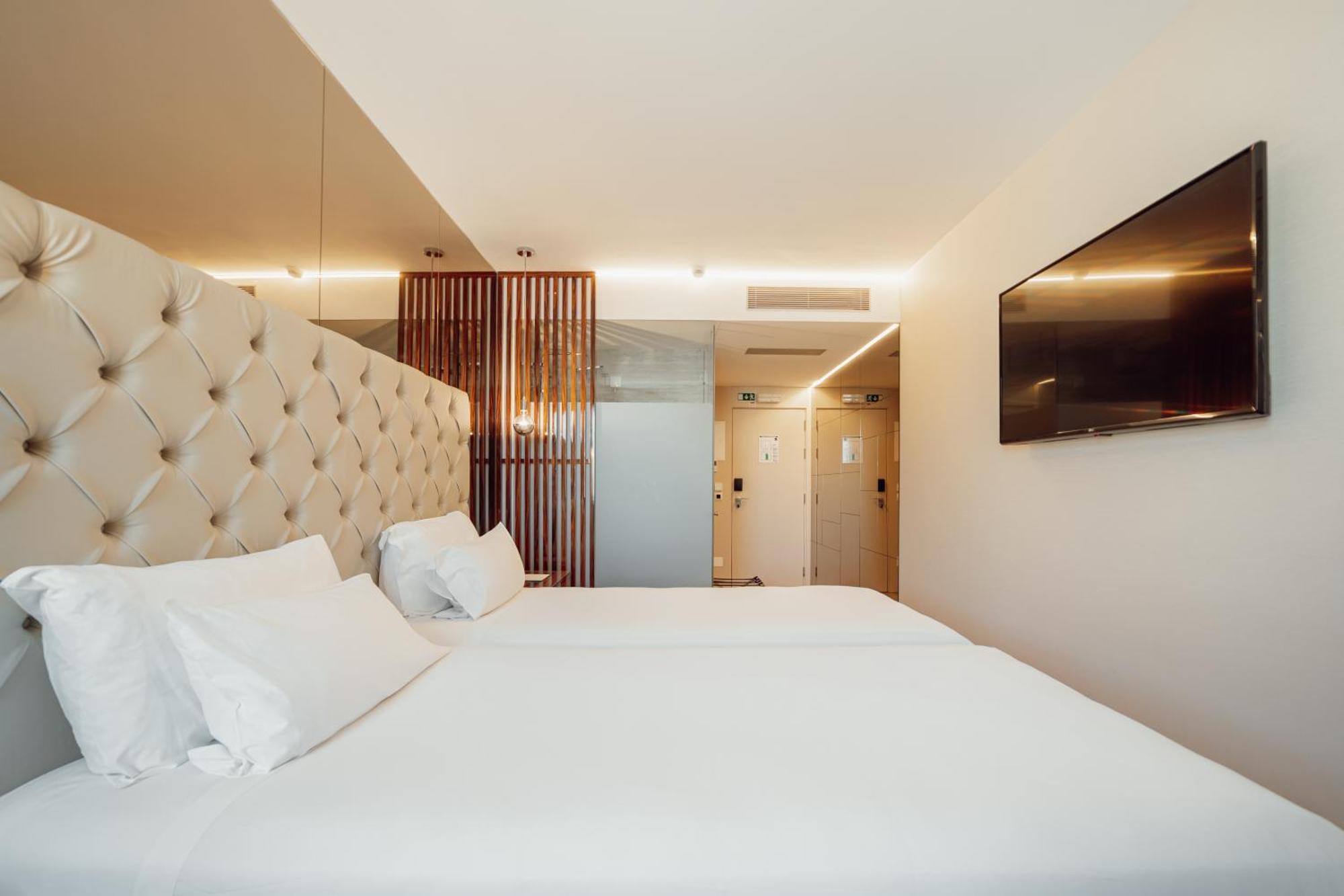Twin Room,1576850738:JPEG