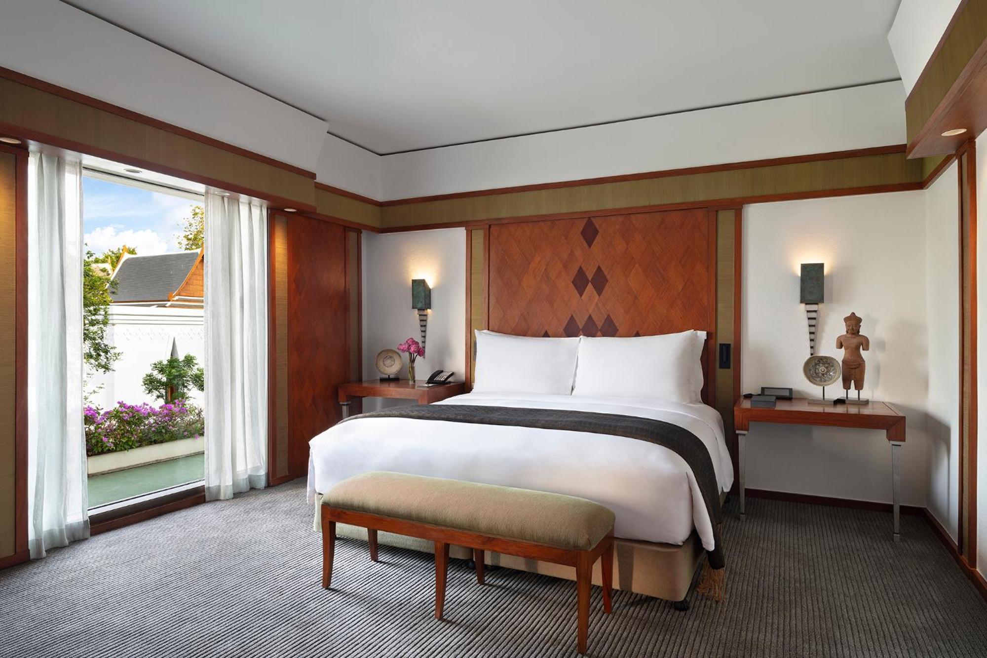 Executive Suite,1580150424:JPEG