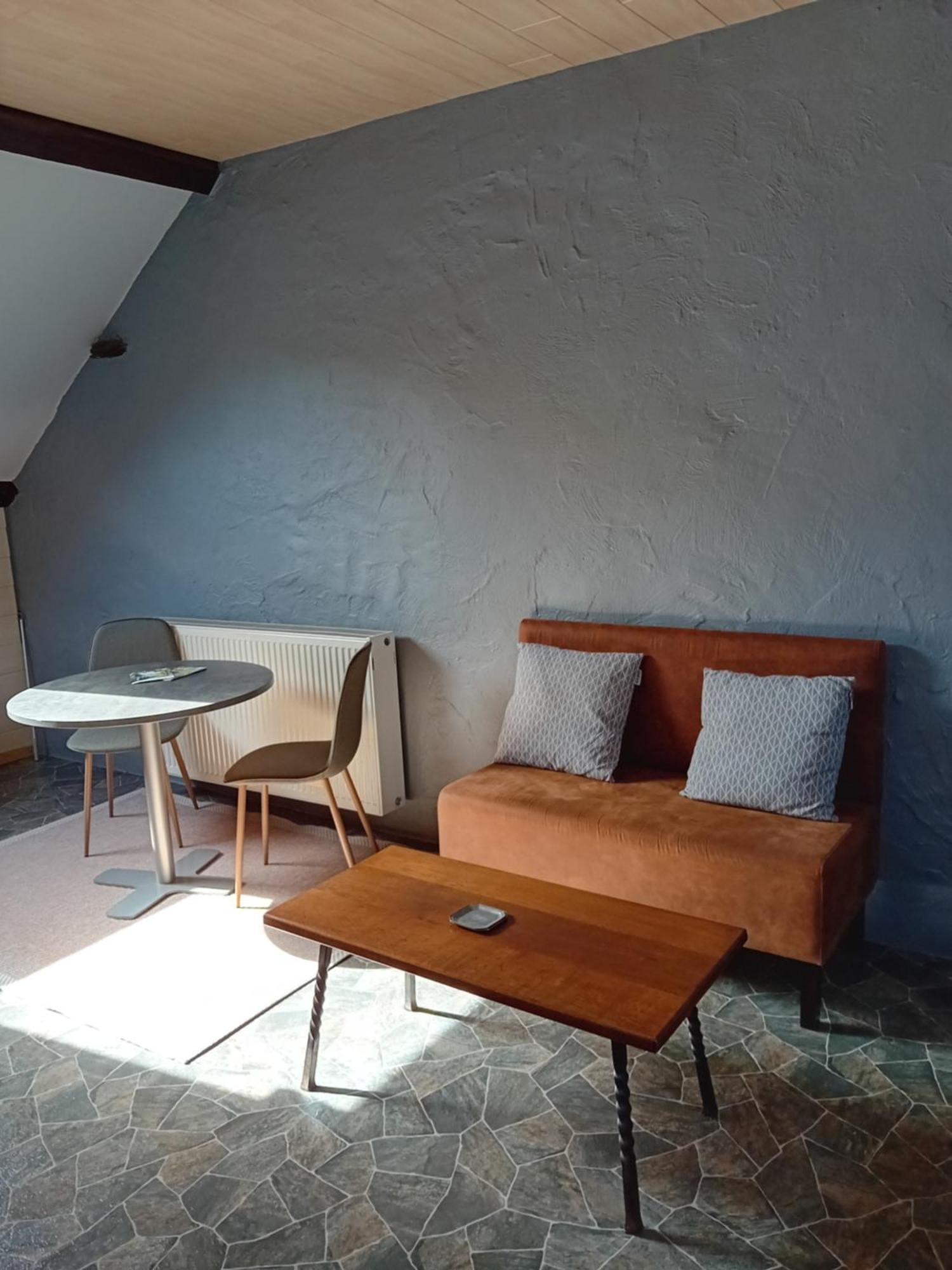 Studio,1647780982:JPEG