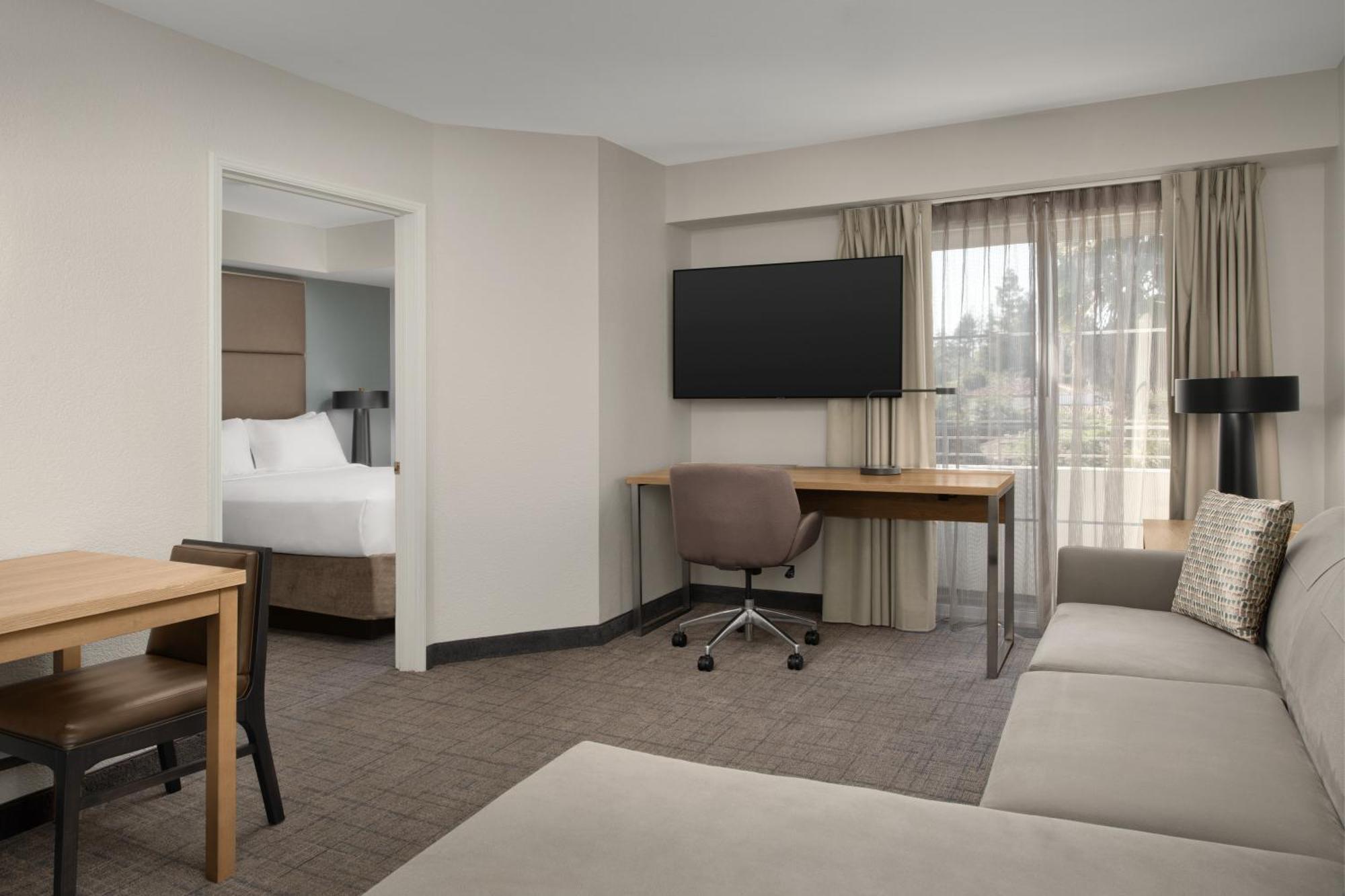 One-Bedroom Queen Suite with Sofa Bed,1586866807:JPEG