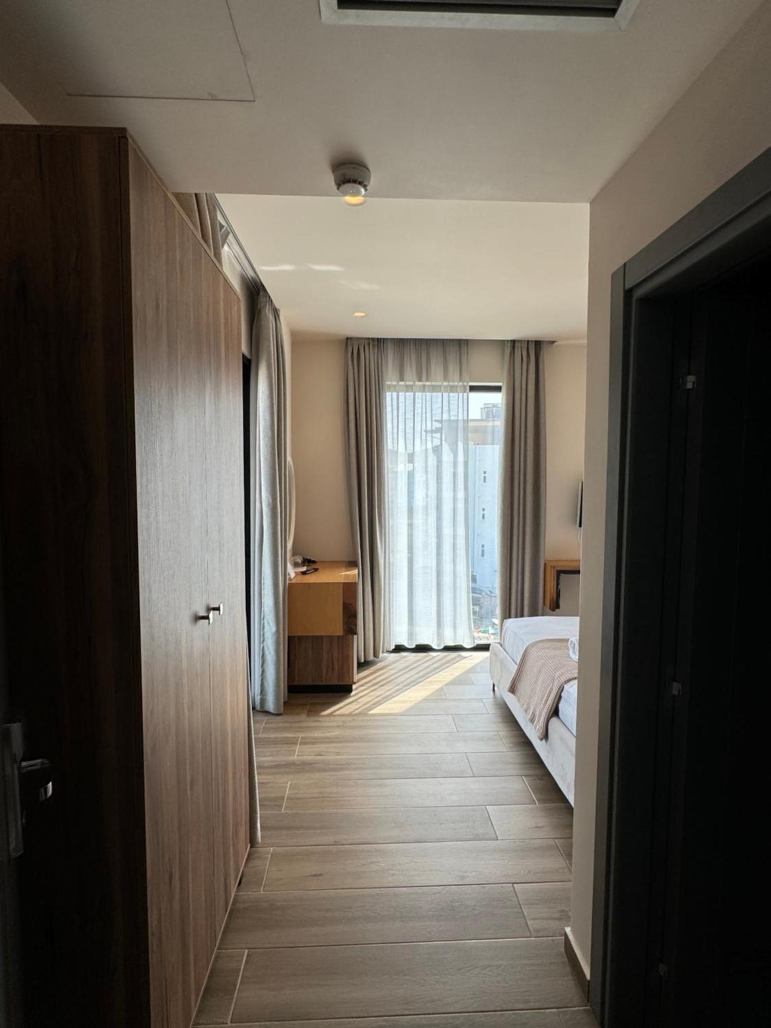 Double Room with Pool View,1586900795:JPEG