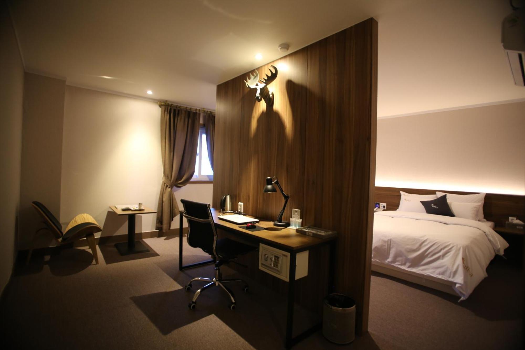 Premium Twin Room