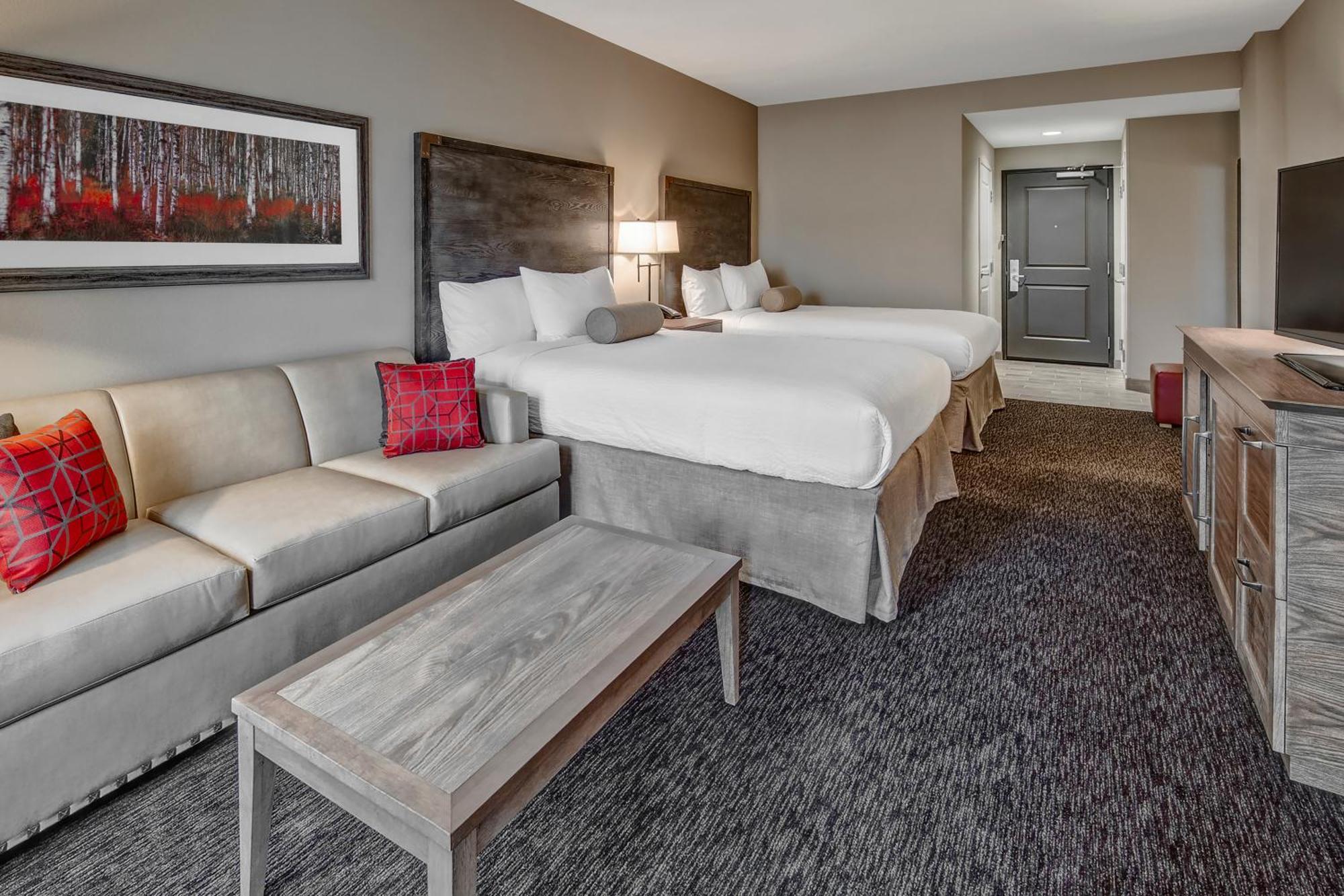 Deluxe Queen Room with Two Queen Beds, Balcony and River View