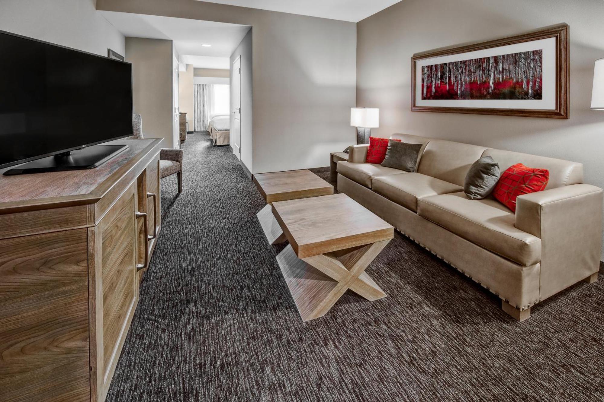 Studio with Two Queen Beds and Sofa Bed
