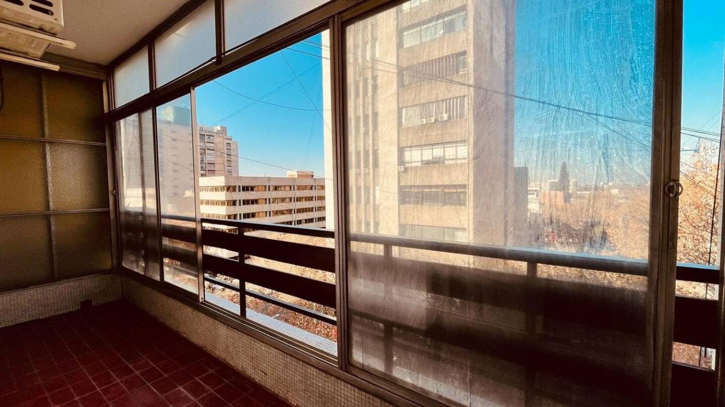 Apartamento de 1 dormitorio con balcón