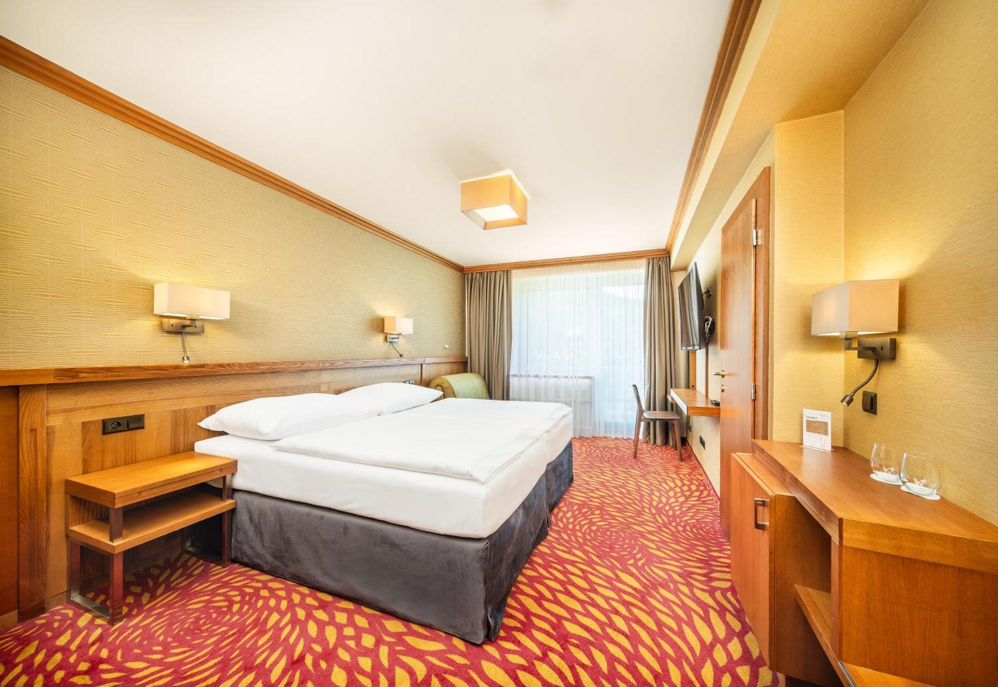 Superior Double Room with Ski Slope View,1602327308:JPEG