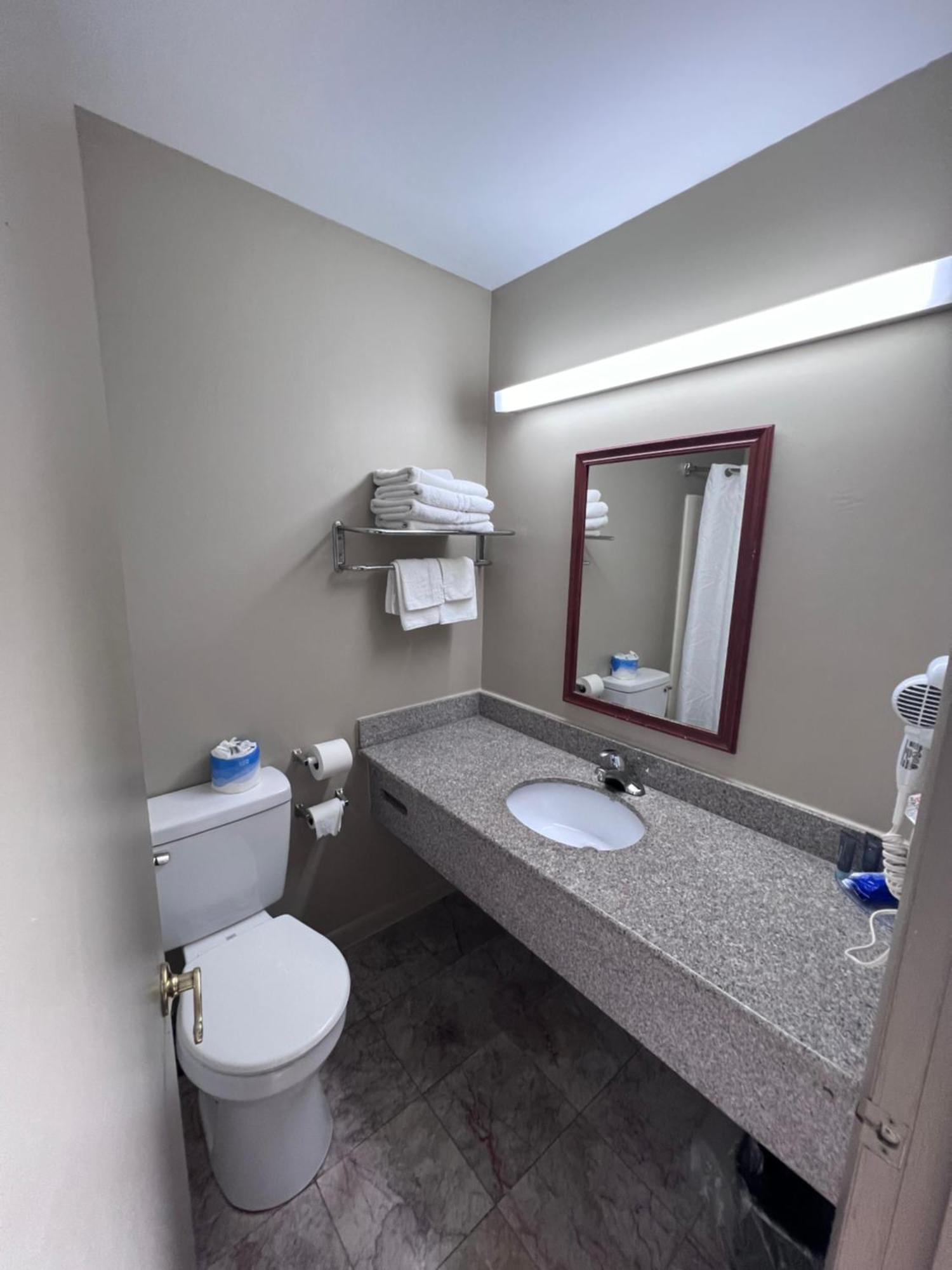 Family Room,1602346446:JPEG