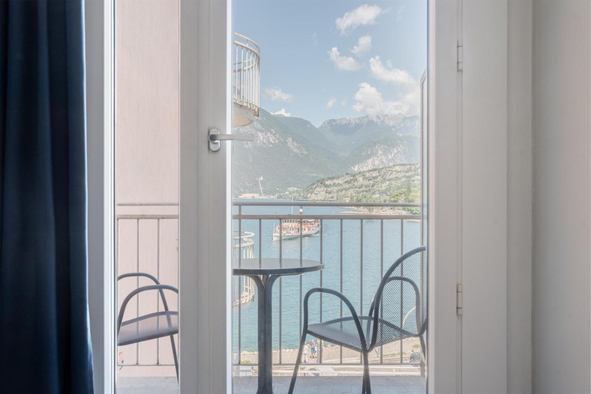 Double or Twin Room Lake View,1765595610:JPEG