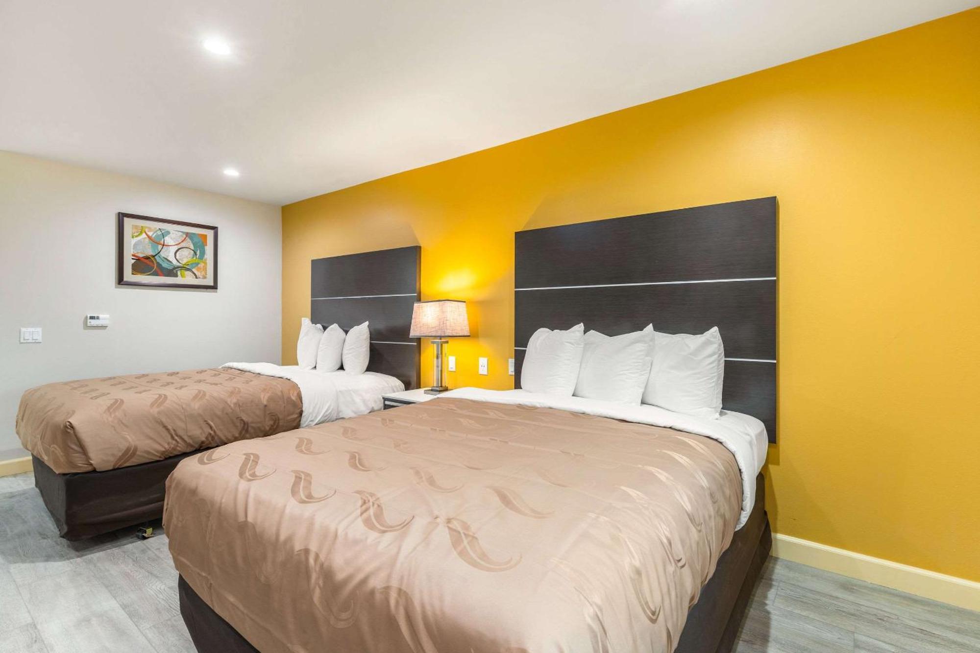 Queen Suite Two Queen Beds Accessible or Non-Smoking or 1st Floor,1624759582:JPEG