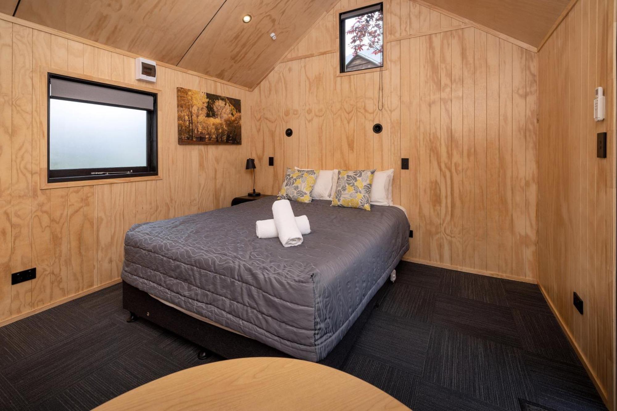 Standard Cabin - Queen