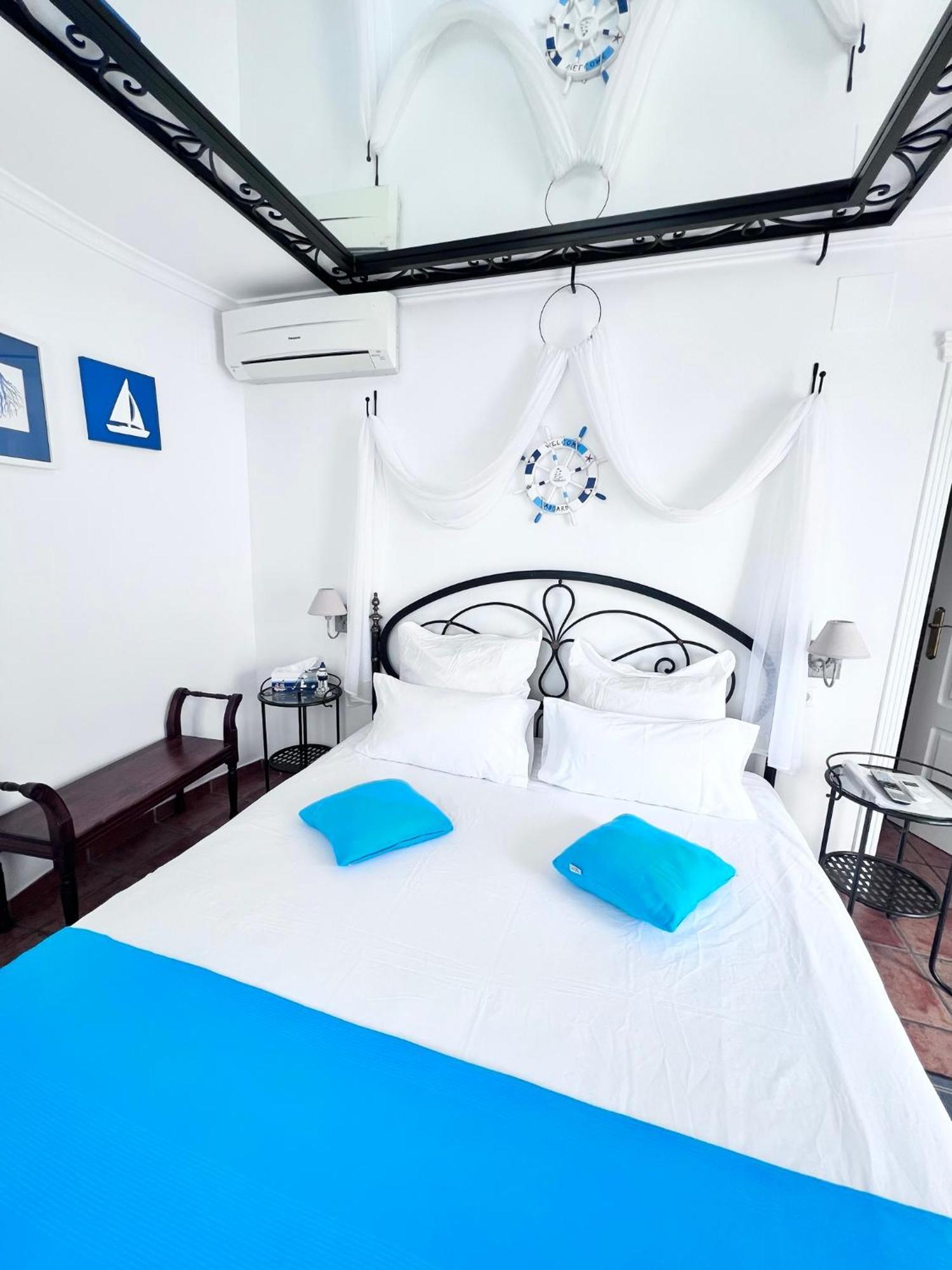 Romantic Double Room with Terrace and Sea View,1622914529:JPEG