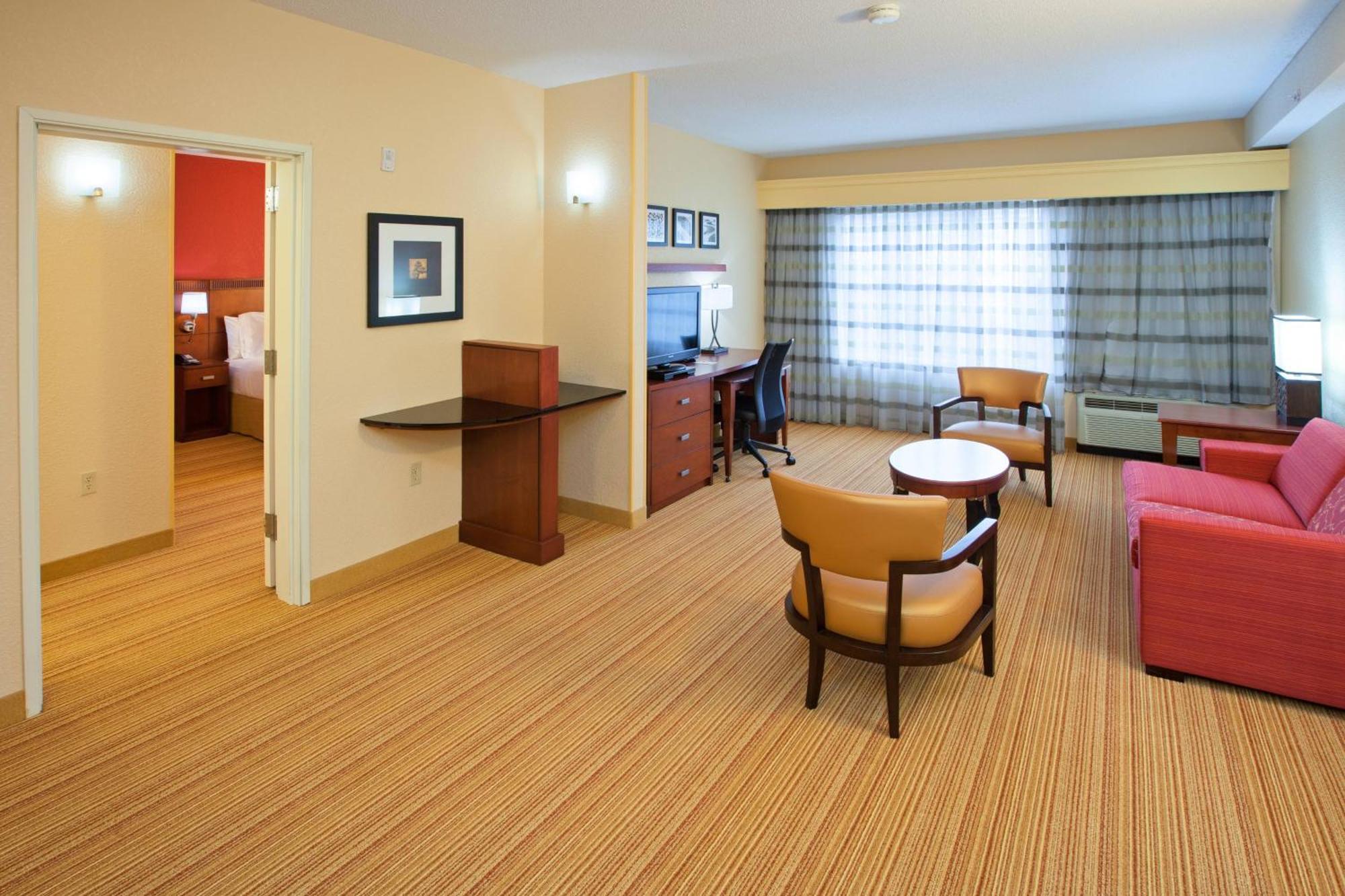 One-Bedroom King Suite,1632235028:JPEG