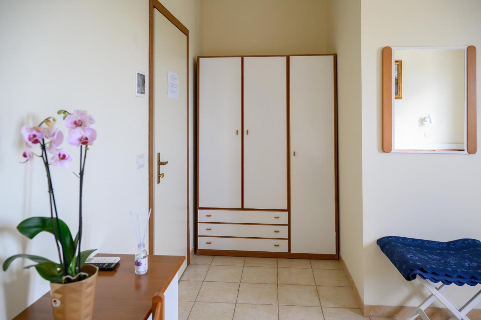 Double or Twin Room,1636885350:JPEG