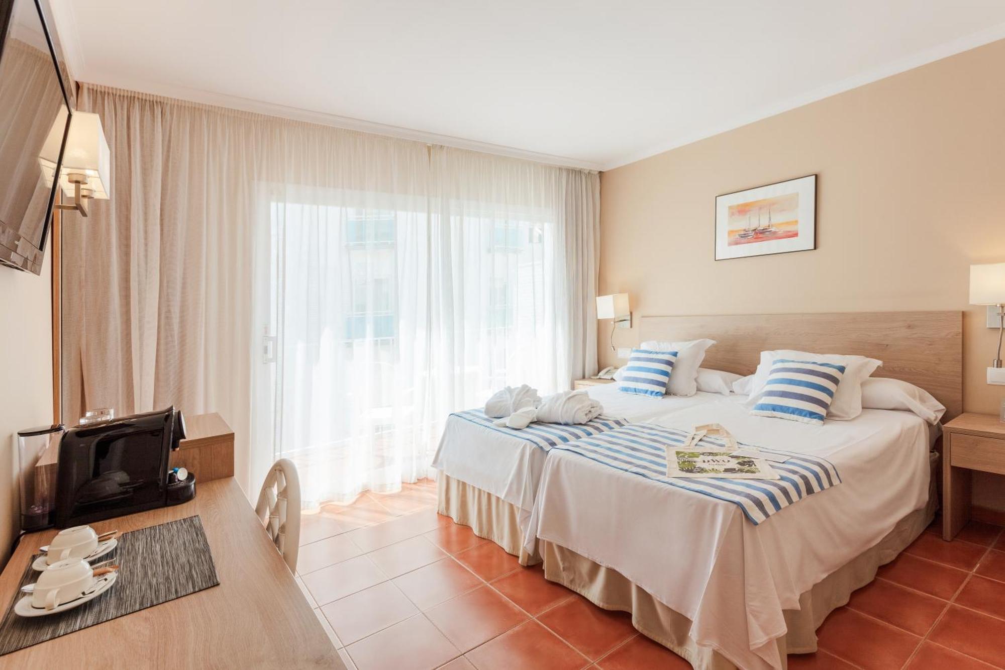 Deluxe Double Room with Spa Access,1639549733:JPEG