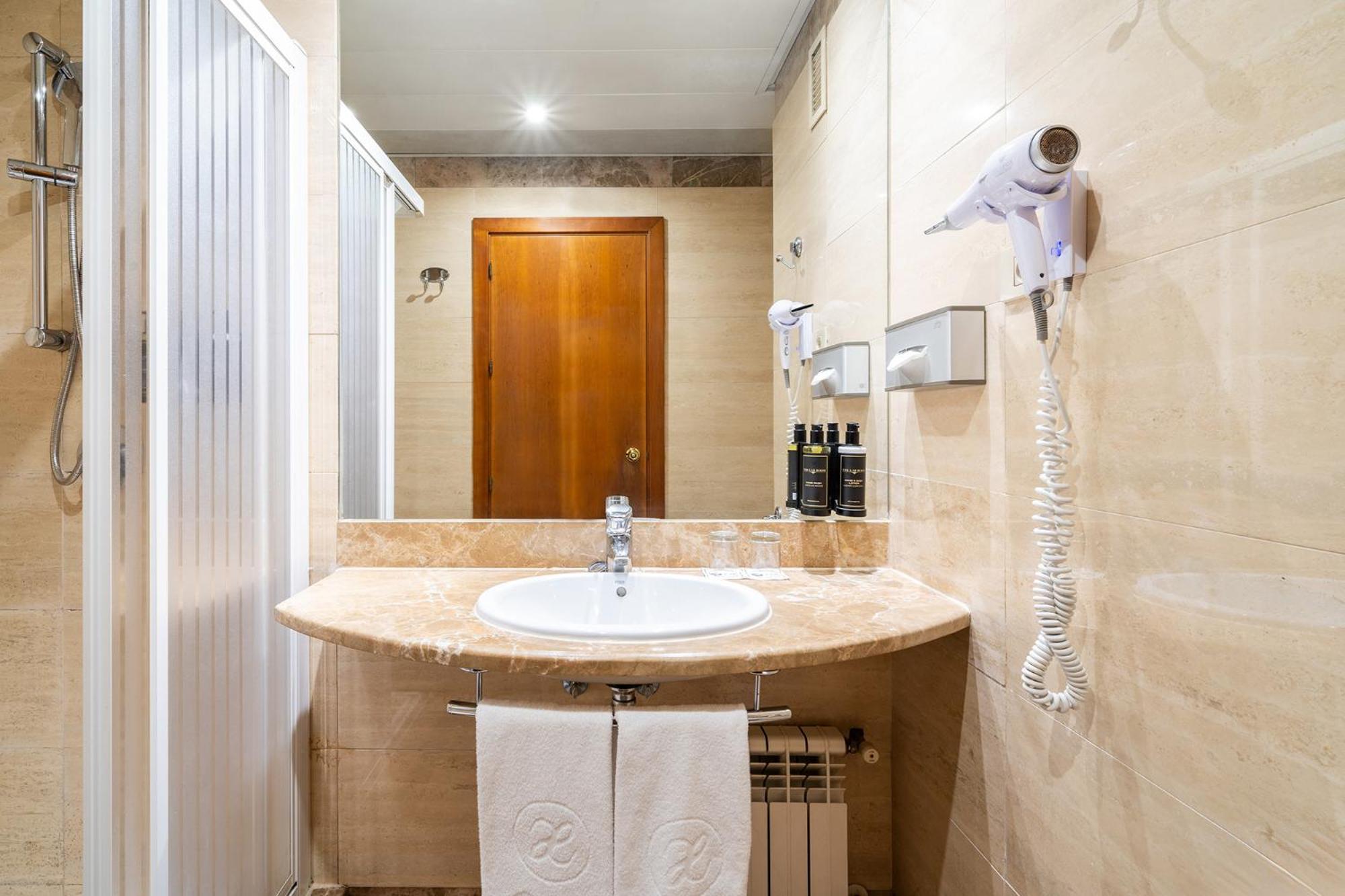 Family Double Room,1641722121:JPEG