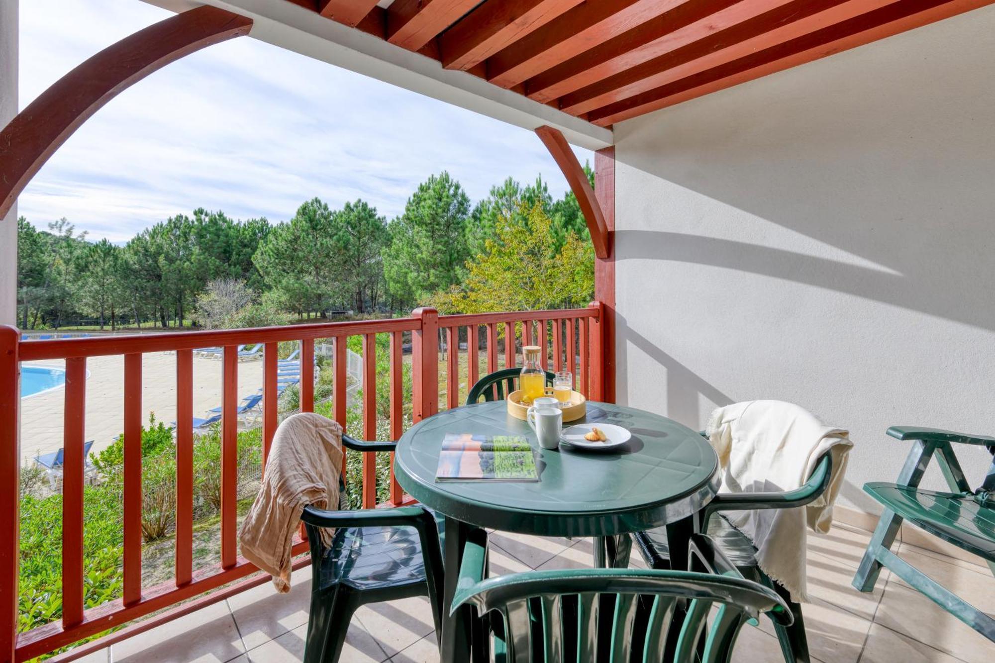 Superior One-Bedroom Apartment with Terrace or Balcony (5 People),1698846480:JPEG