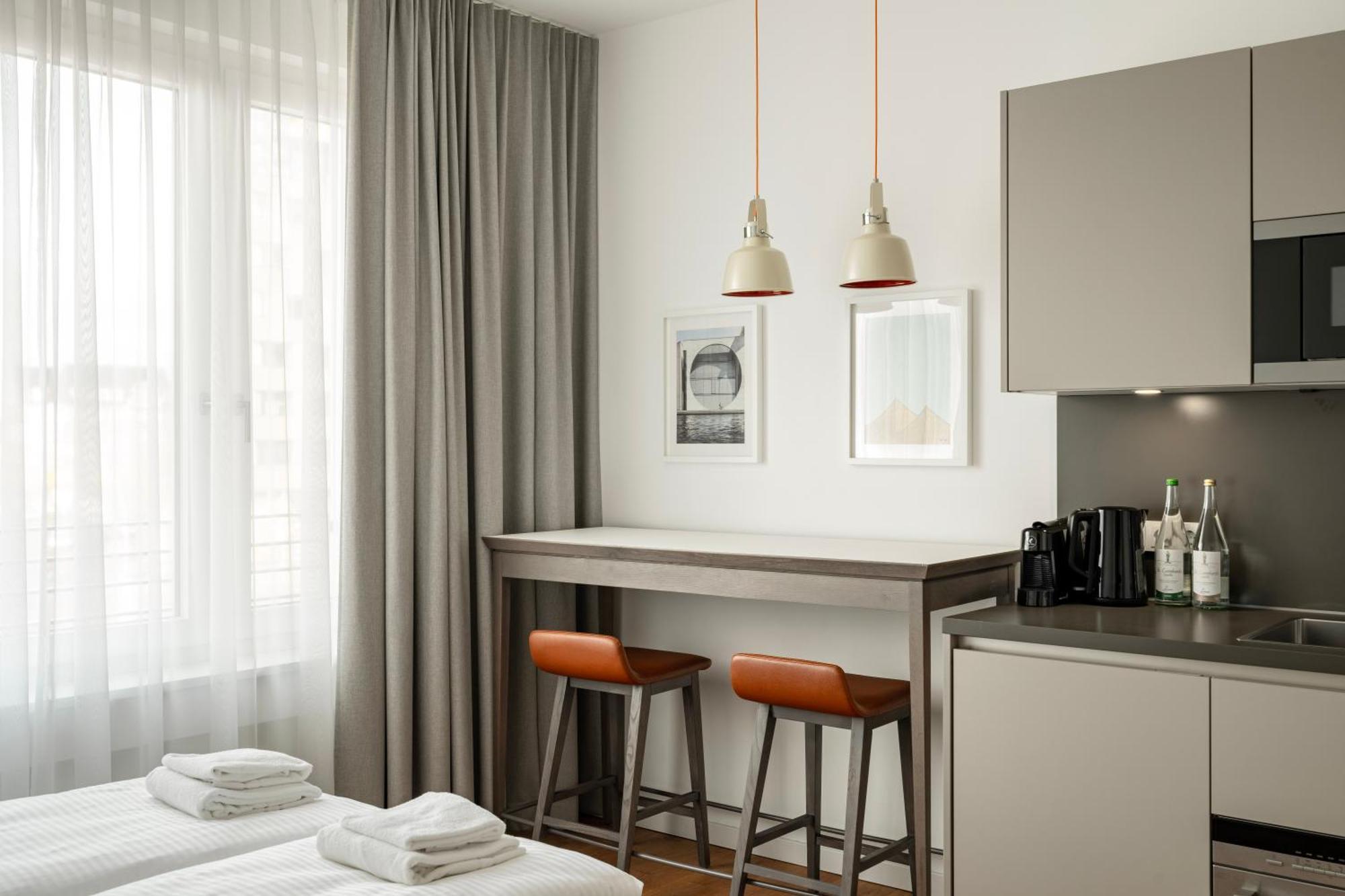 Apartment Suite with Living Area,1642364884:JPEG
