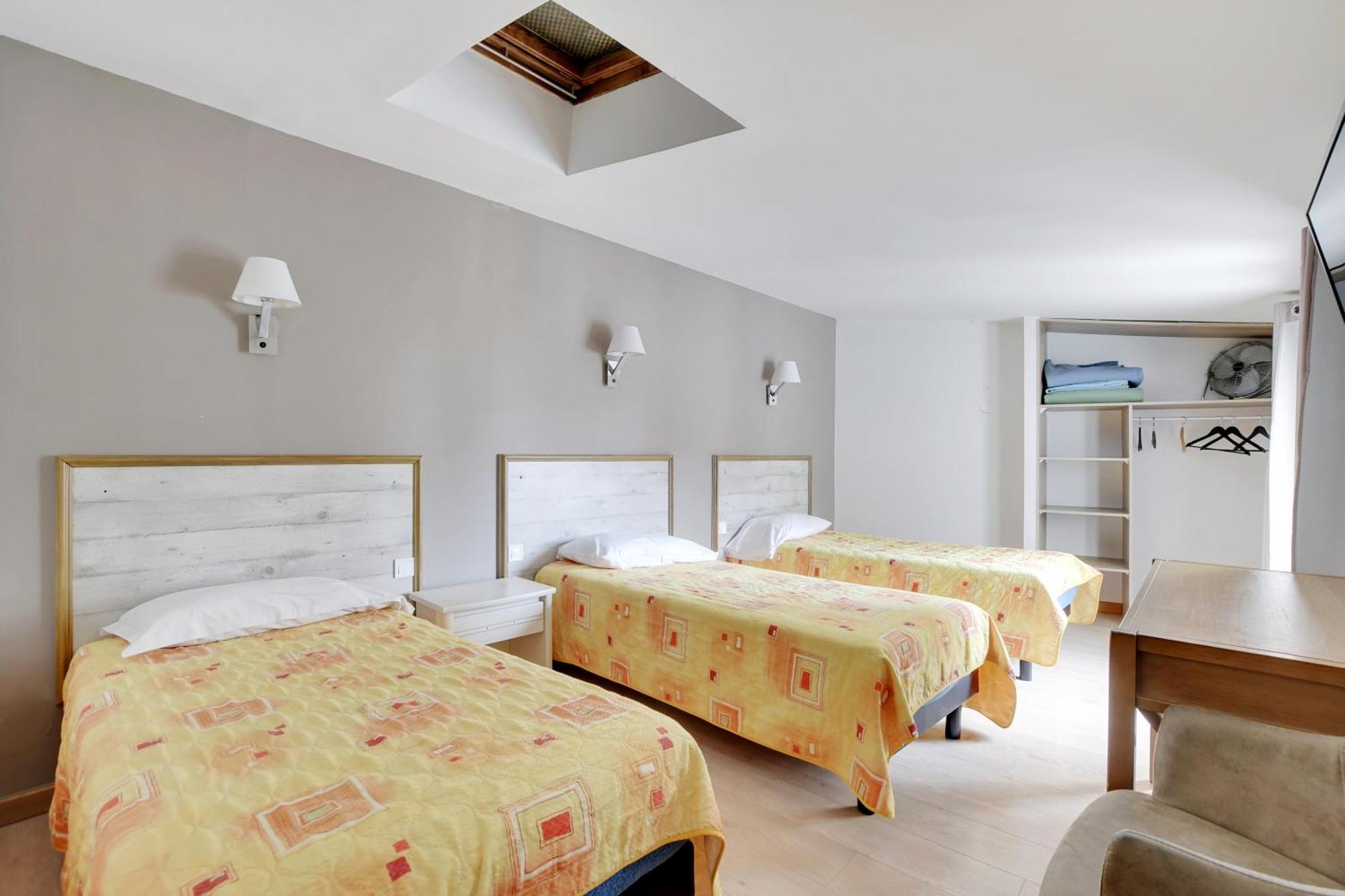 Comfort Triple Room
