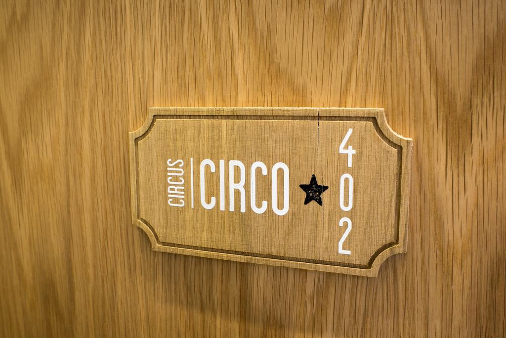 Suite,164641221:JPEG