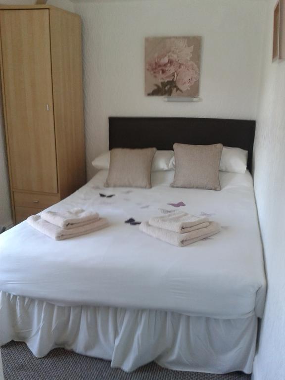 Small Double Room,250497521:JPEG
