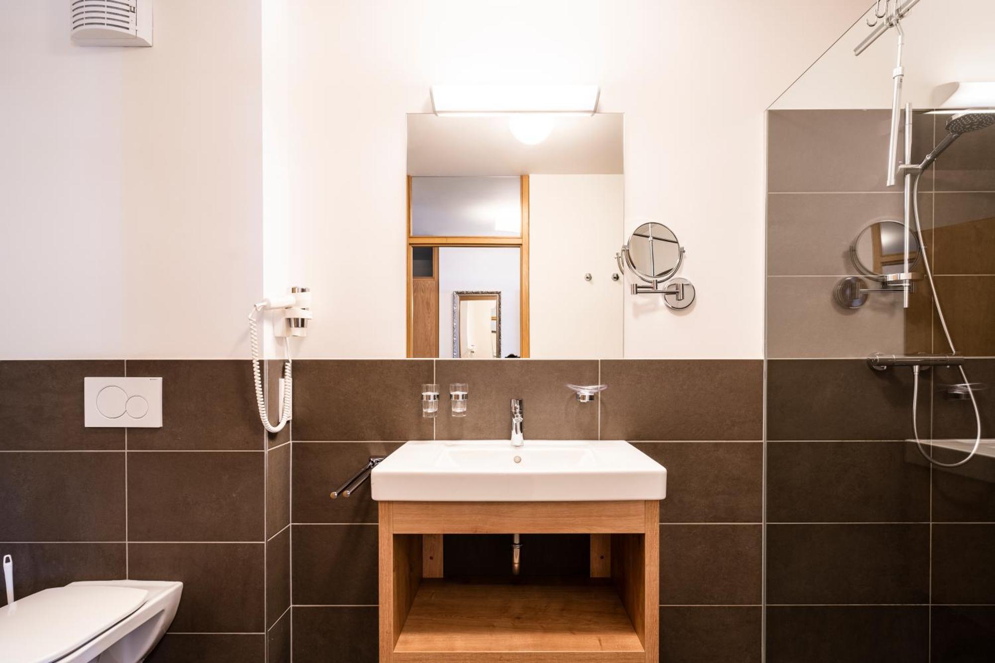 Comfort Apartment mit 2 Schlafzimmern und Badewanne (4 Erwachsene + 2 Kinder)